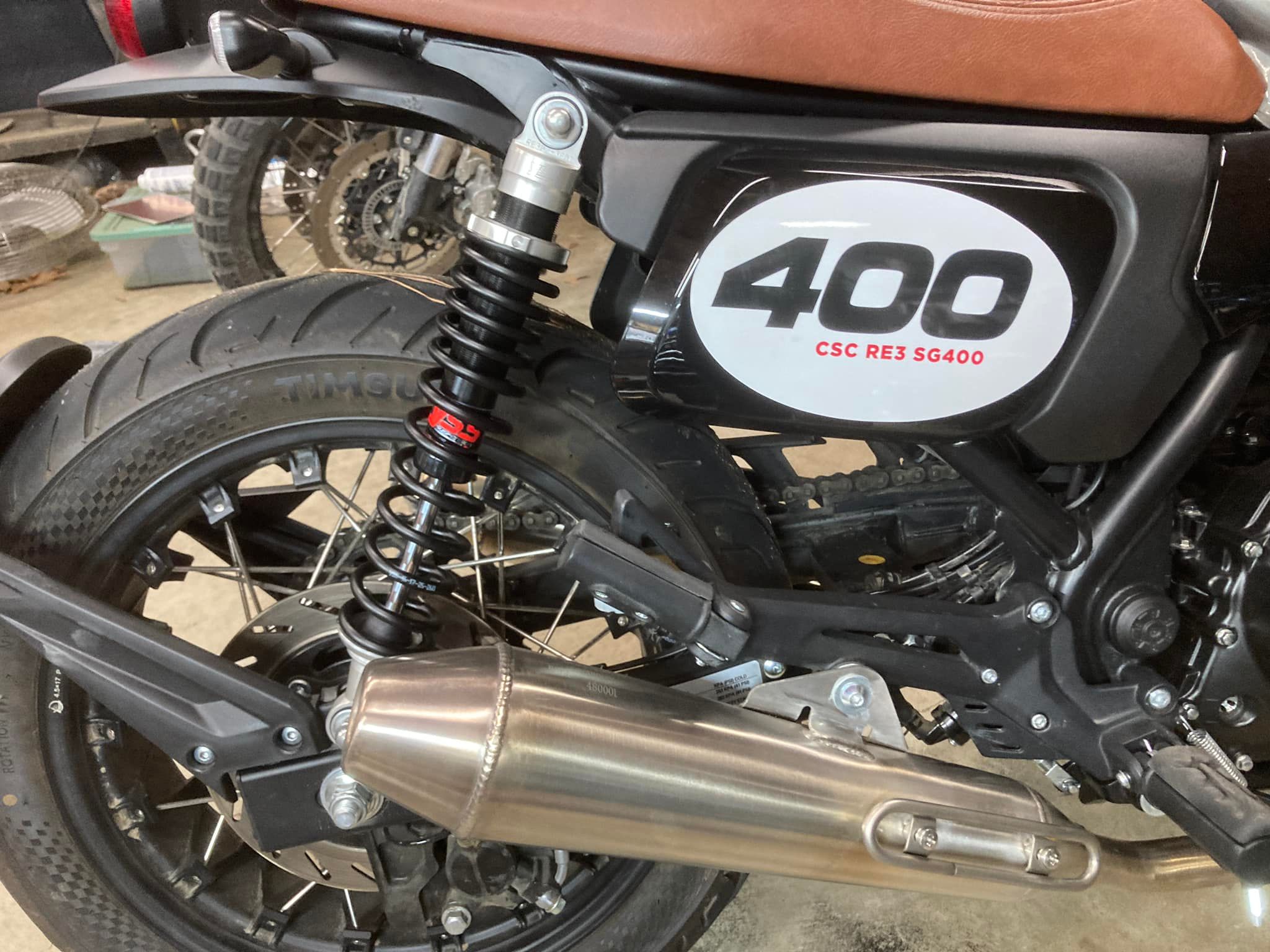 What suspension upgrades are recommended for Yamaha SR400 for 