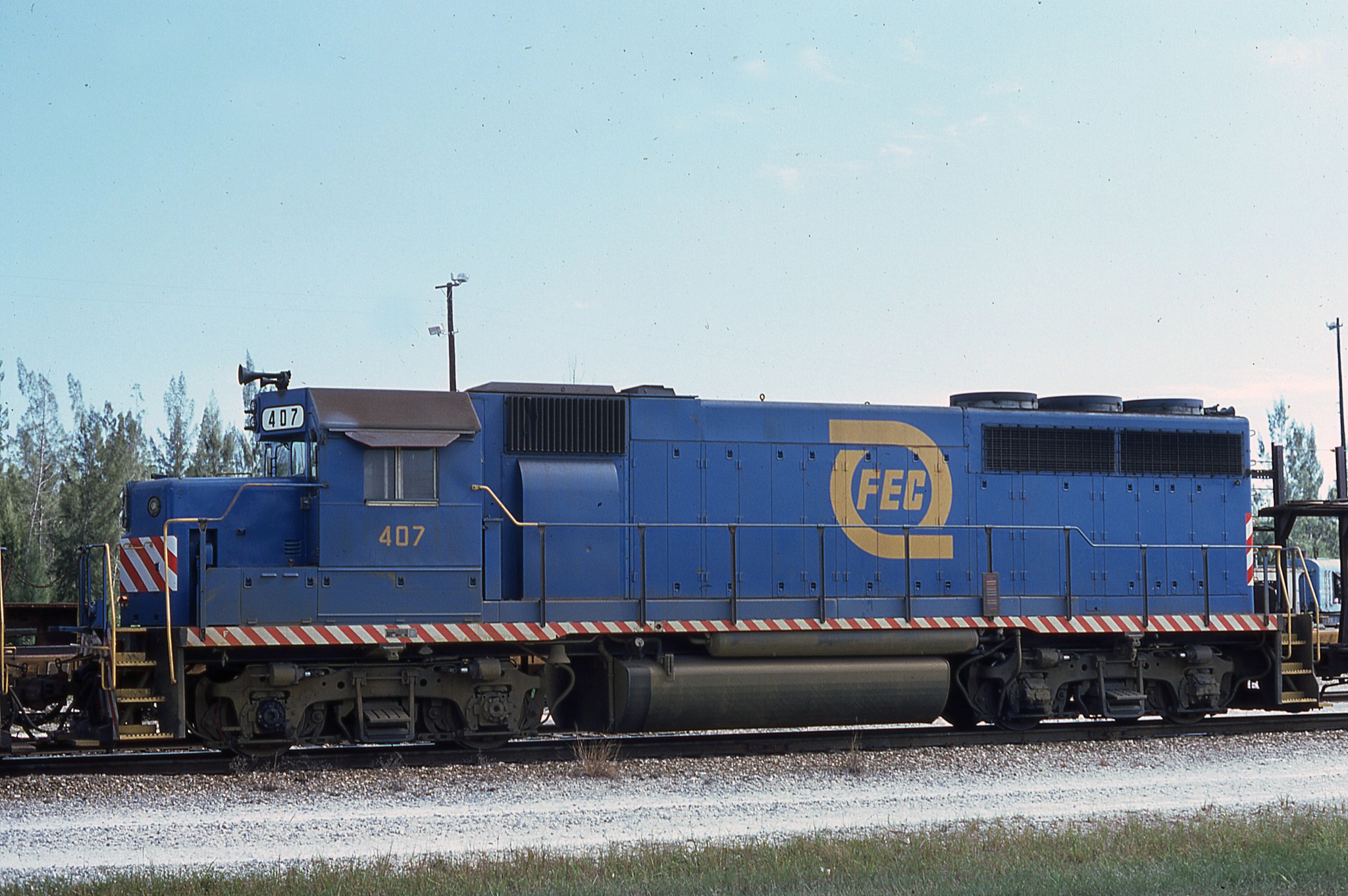 GP40 407 at Miami. October, 1976. Robert Olsesski photo from my