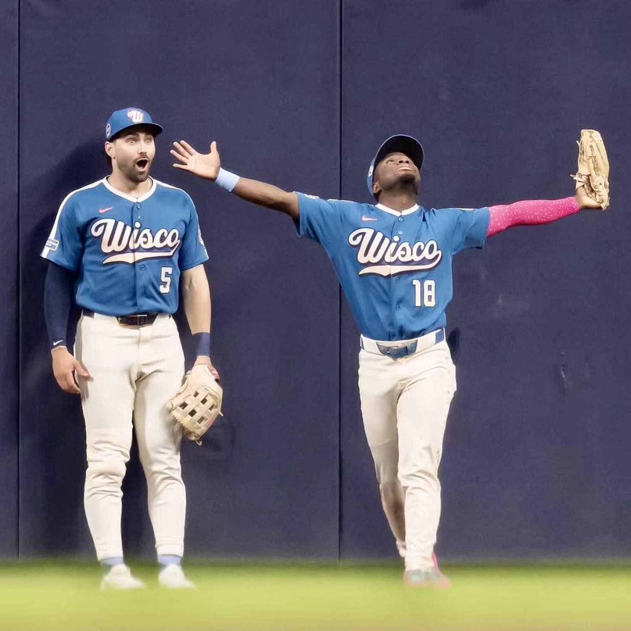 Die Hard Brewers Fan Group | Murphy is afraid of Frelick, So Lara waits ...