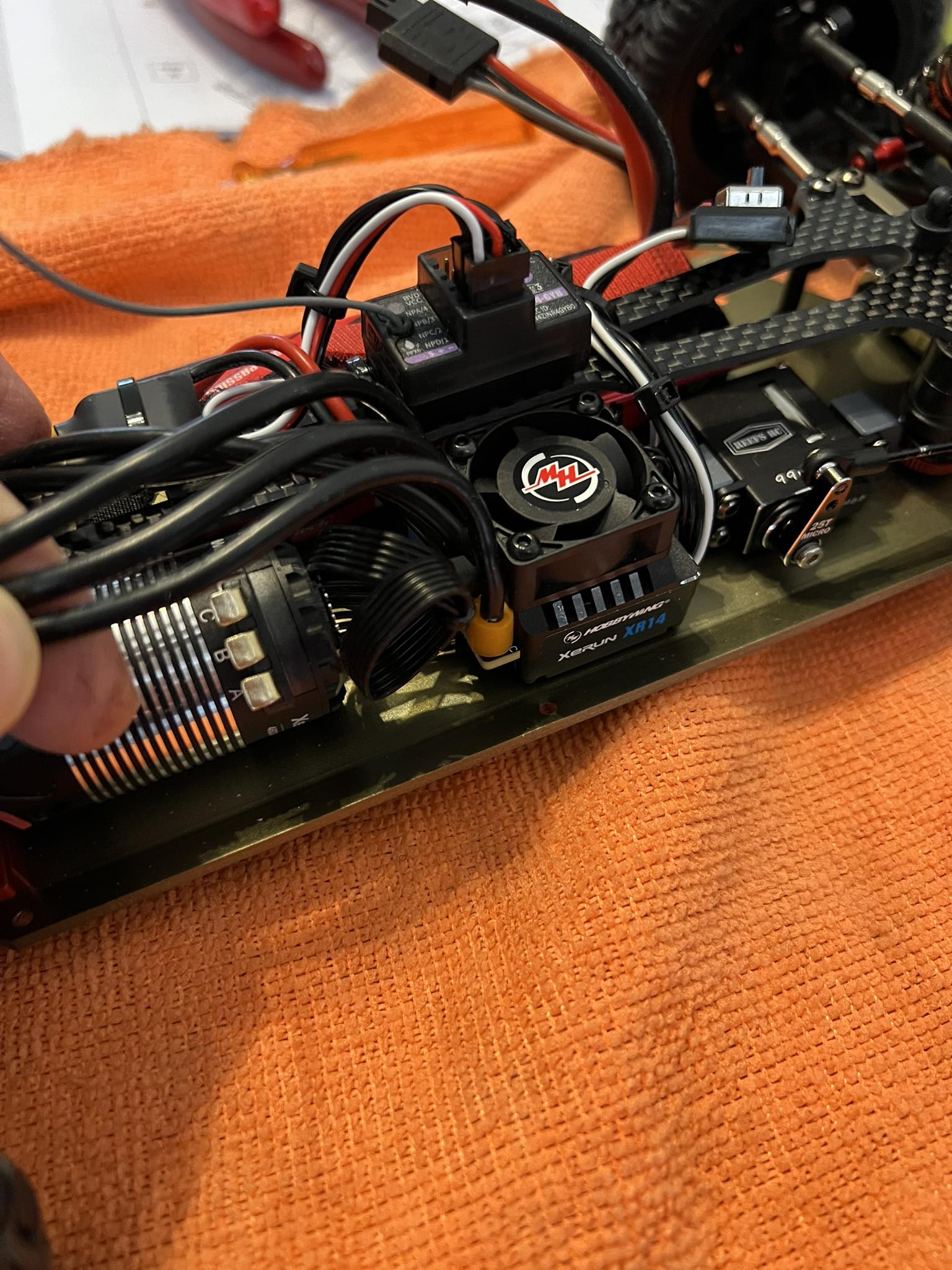 Can Acuvance Xarvis XX ESC change the motor wiring position like