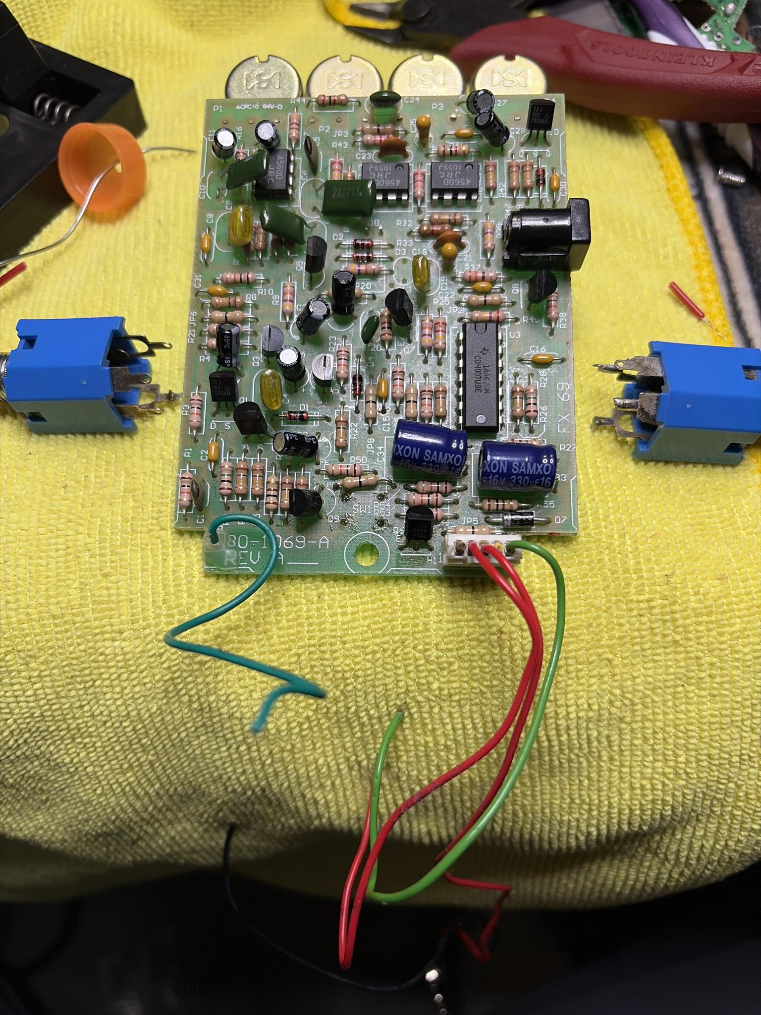 How to wire Dod Grunge FX69B input and output jacks