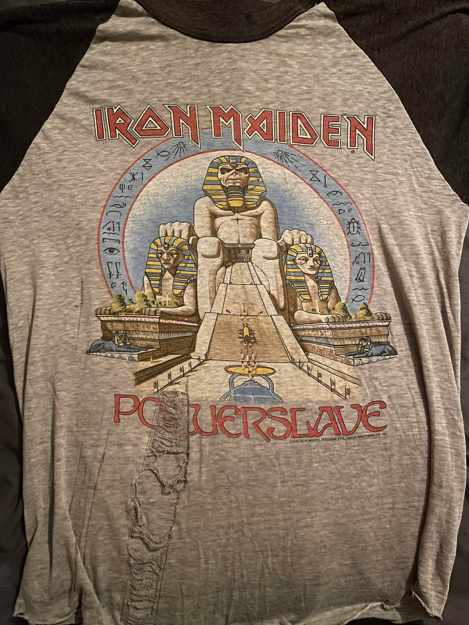 Iron Maiden Powerslave Japan Flyer 1985 Tour T-Shirt – Official Licensed Men’s Tee, White, Size XL