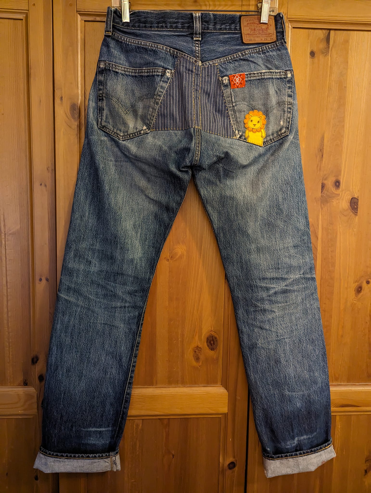 Upcycling denim jeans with patchwork technique