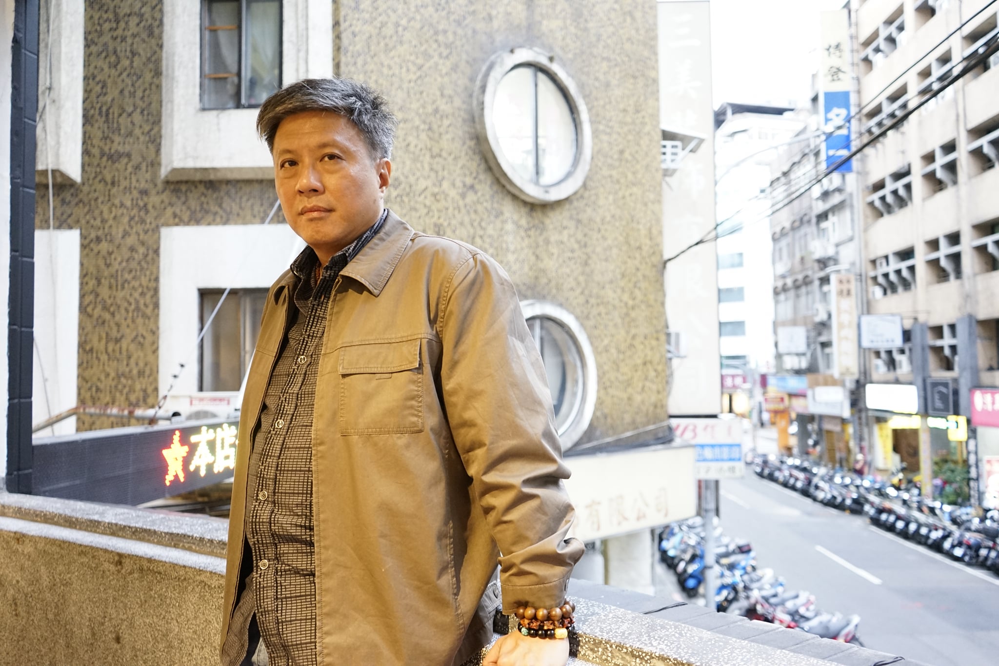 原來，陳欽生1971年來台無背景都無這款運。 陳欽生：「十二歲那年的命紙：不可前往北方，否則會有一場大劫難。我還是航向台灣，進入白色恐怖的濃霧 ...