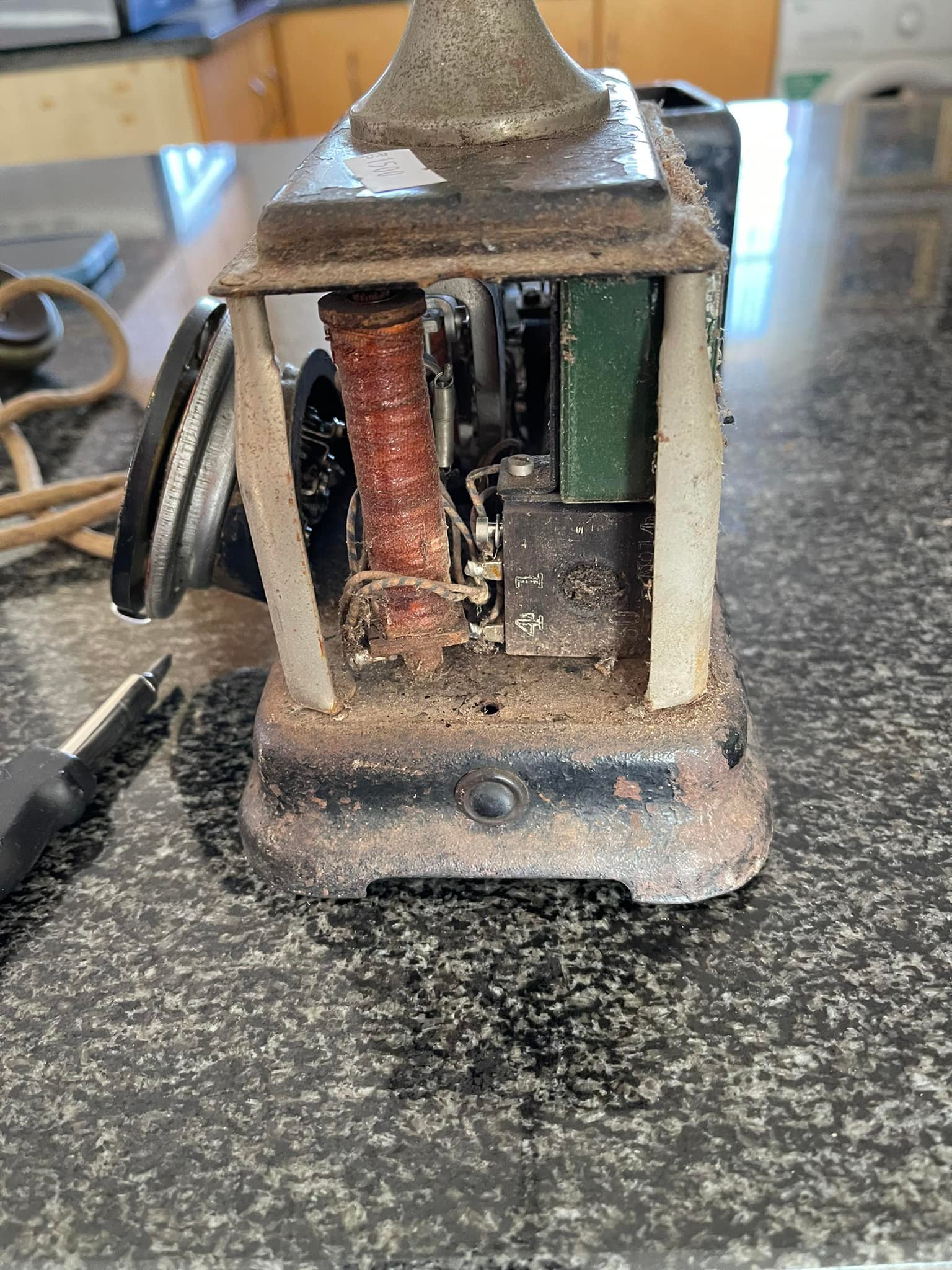 Restoring 1929 Siemens Brothers London Telephones