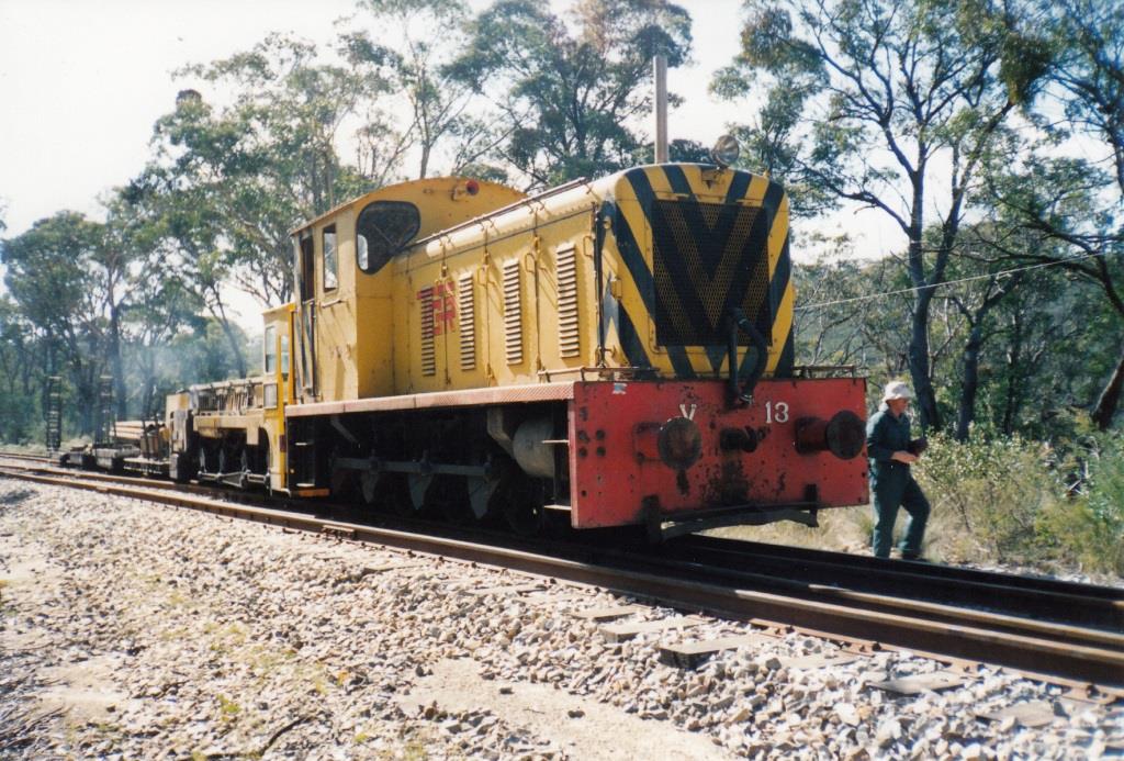 ZZR's V13 locomotive restoration and history