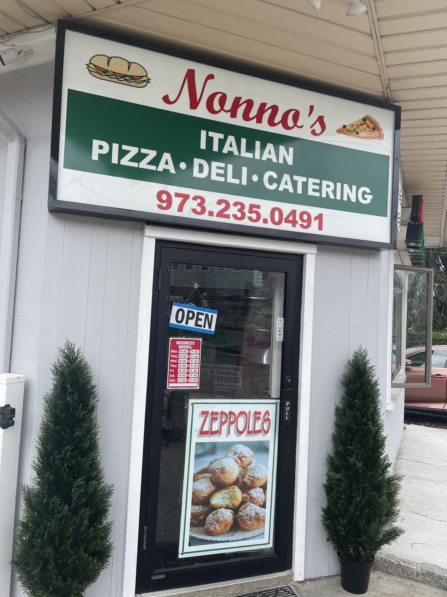 Nonno's in Nutley serves authentic Italian pizza
