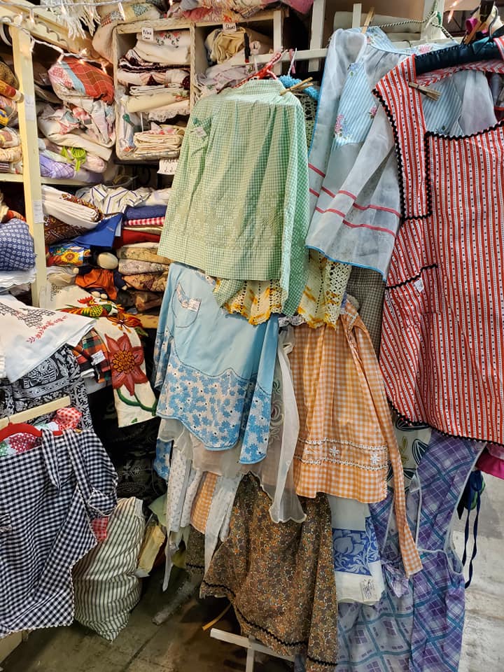 Where to find vintage-style aprons like granny wore?