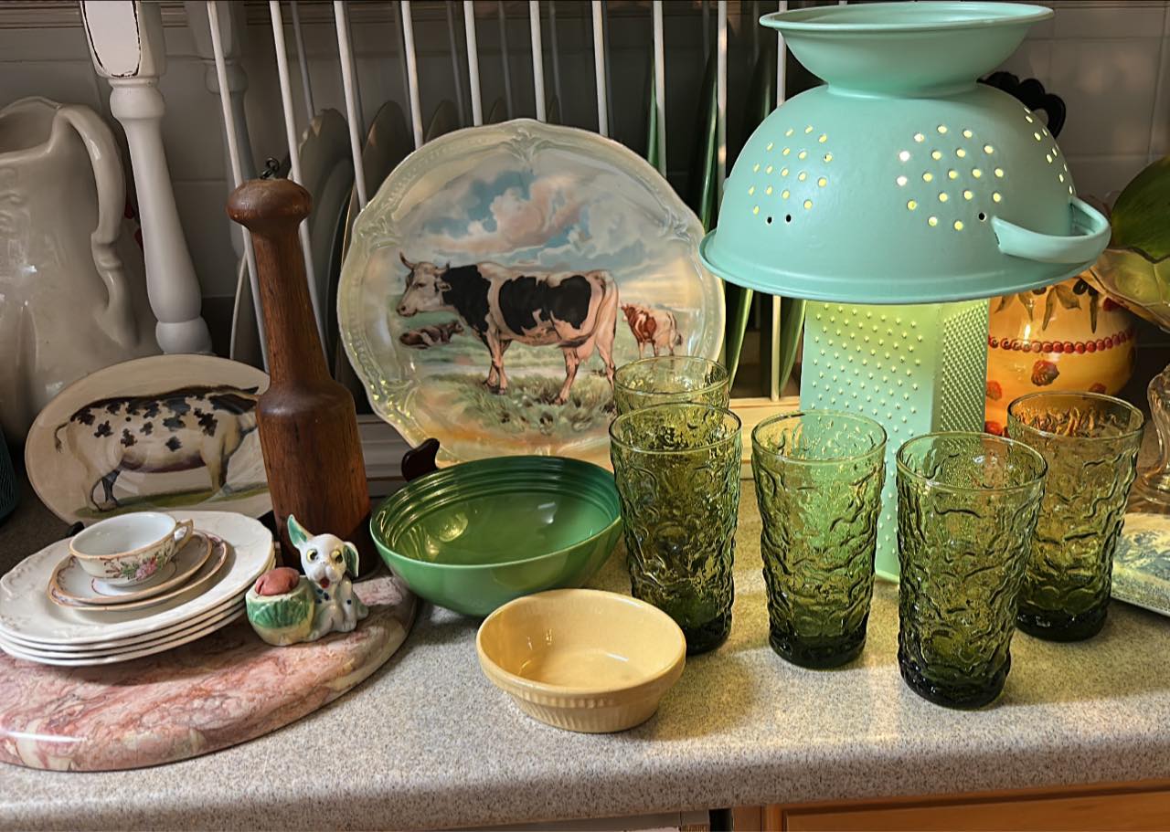 Several pieces available for purchase, please click through photos  display picture 1
