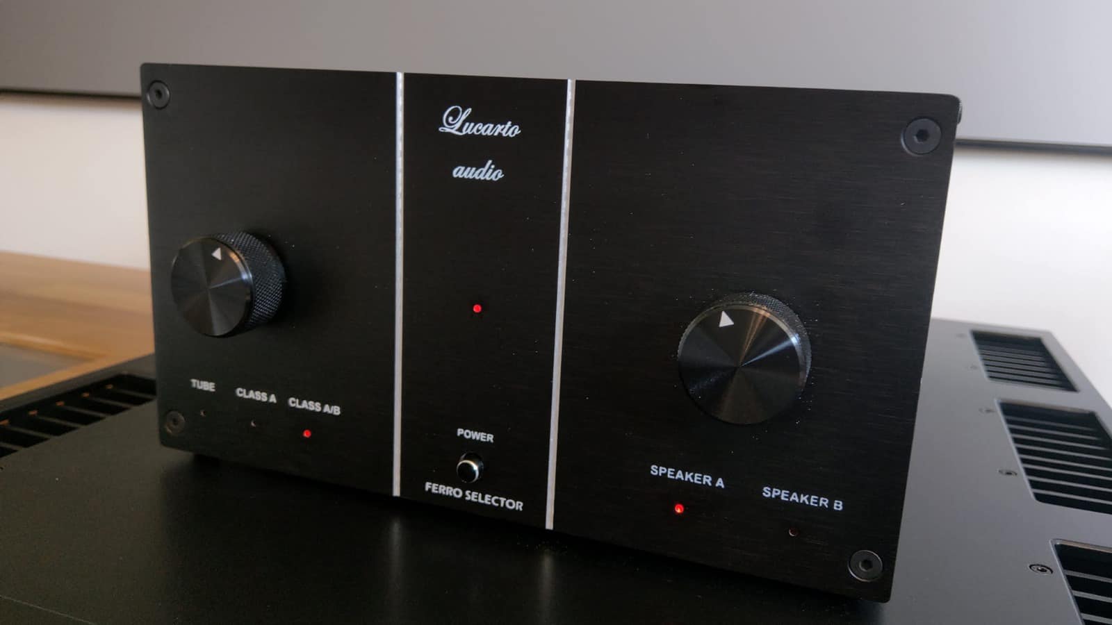 Luxman AS-5III speaker selector for multiple inputs