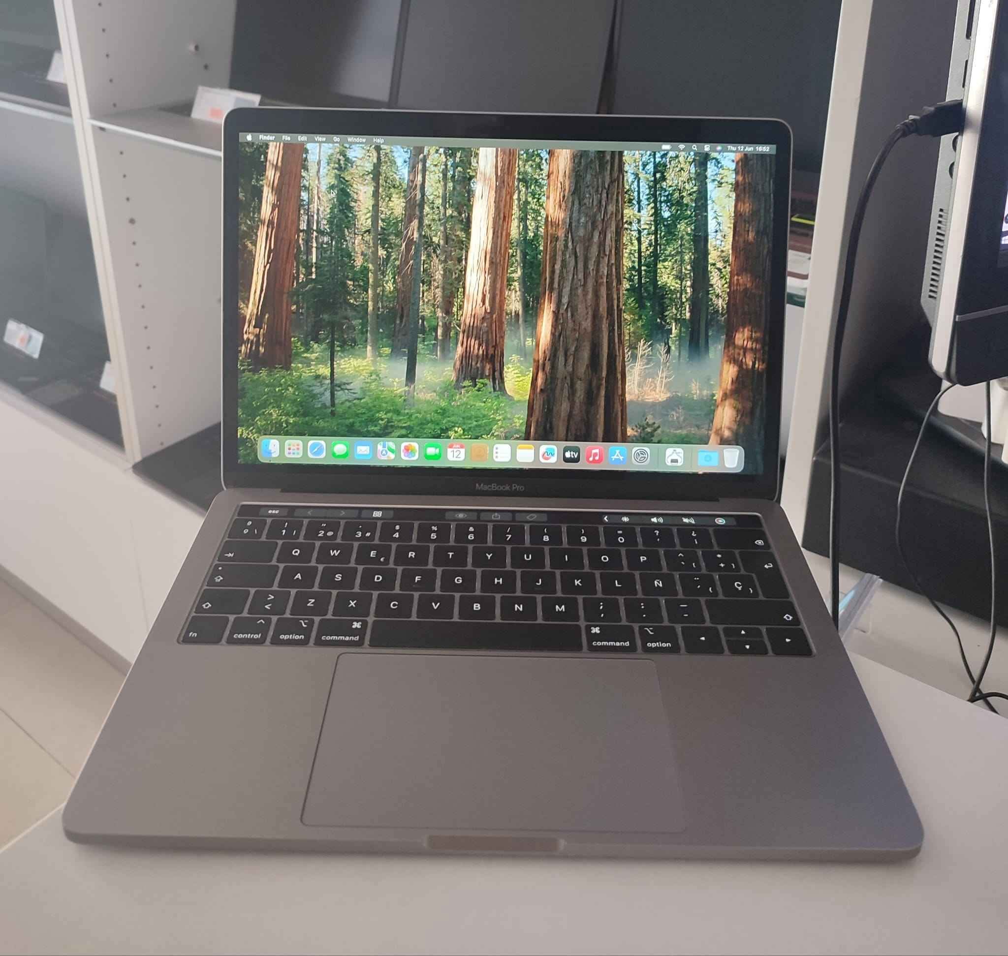 MacBook Pro A1989 13 inch Retina TouchBar Intel Core i7 Ram 16GB 