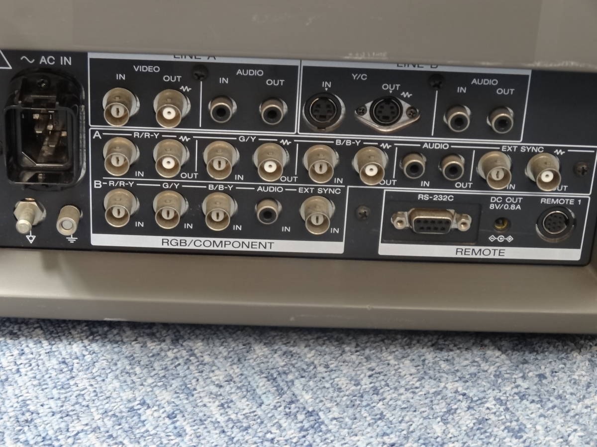 Can Olympus OEV143 connect S-Video, composite, RGB, and component