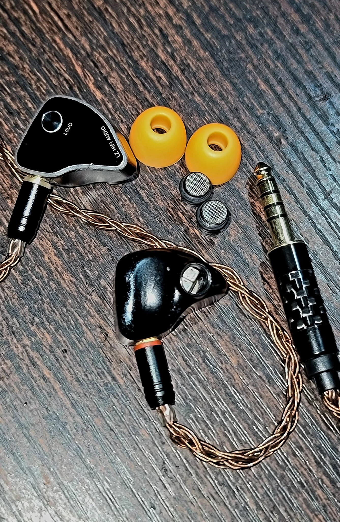LZ A6 tri-hybrid earphones review with DIY mod