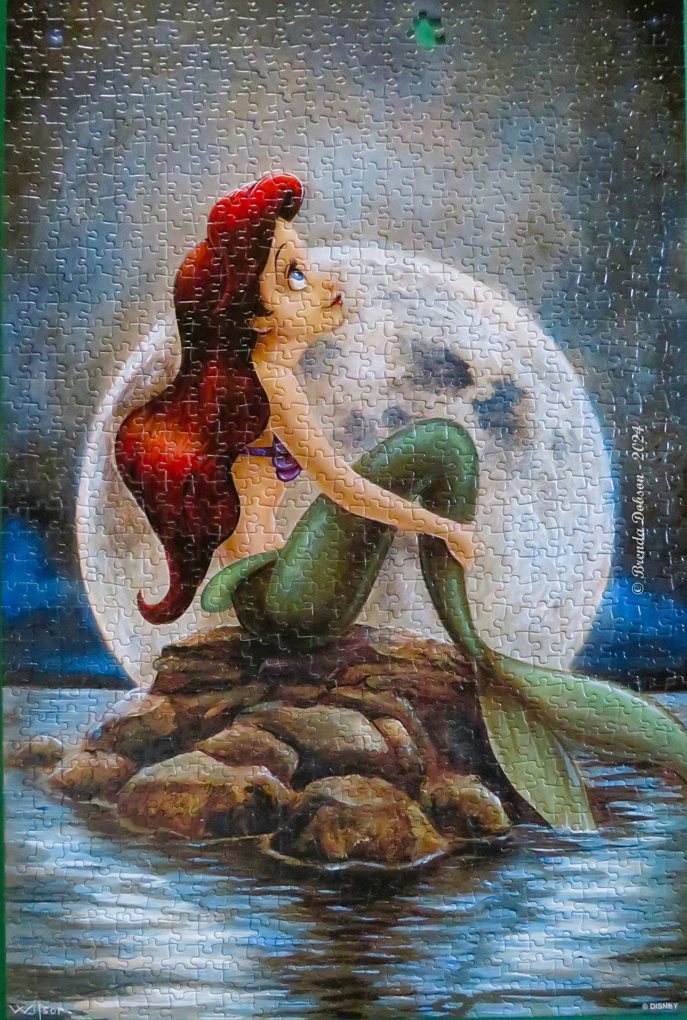 Disney Parks Signature Puzzle The Little Mermaid Assembly Experience display picture 1