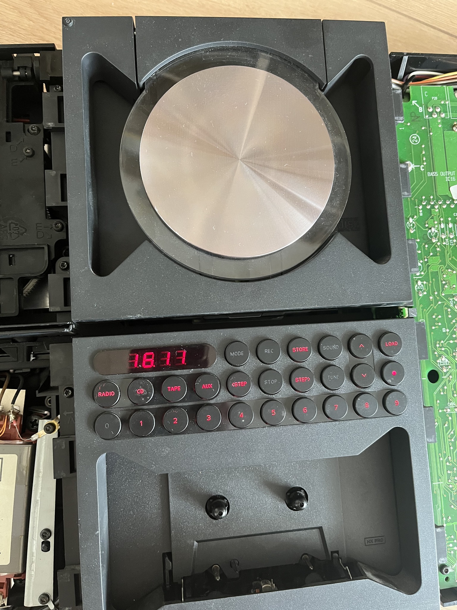 Beosound century, won't open door from standby mode. When on, dor