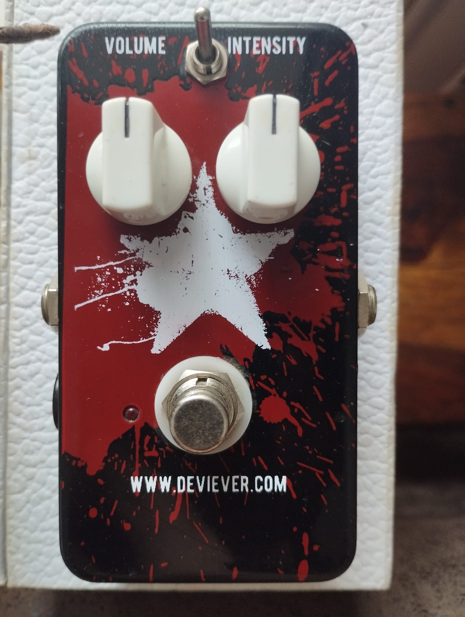 Devi Ever Truly Beautiful Disaster fuzz pedal with oscillating