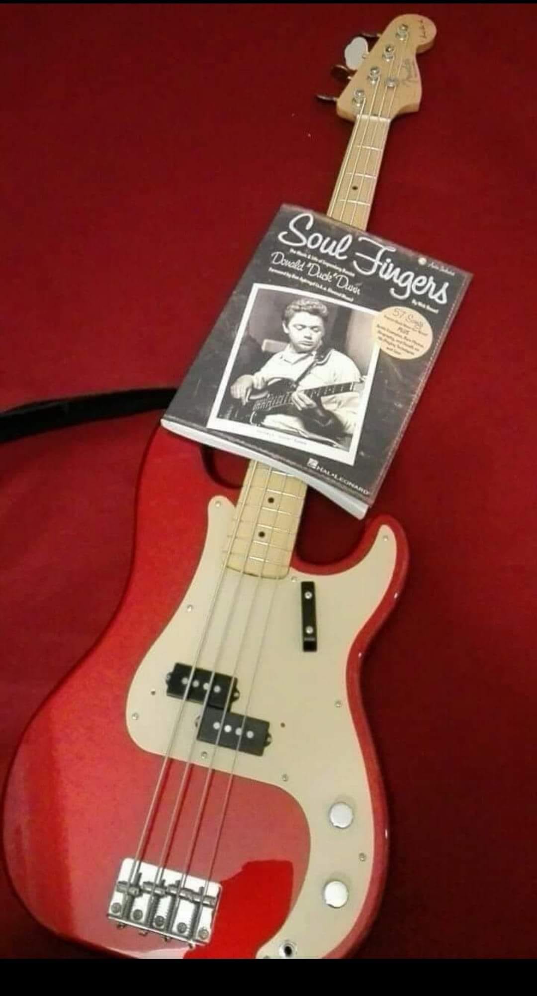Fender Donald Duck Dunn signature bass