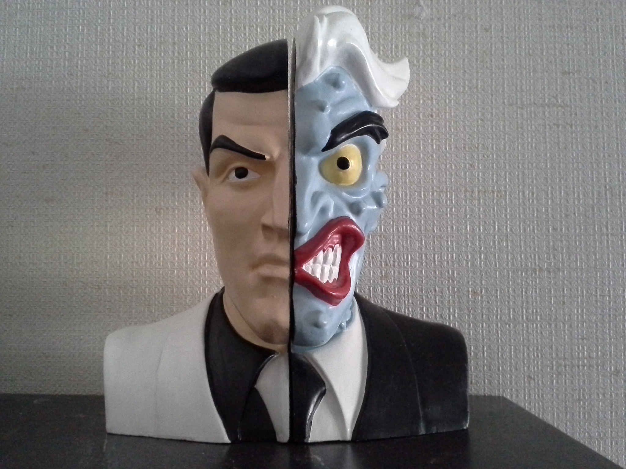 Batman: The Animated Series Two-Face bookends collection