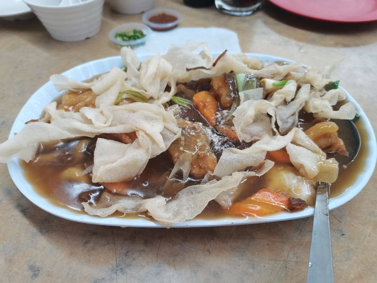 Leong Keat Restaurant's stir-fried hor fun and spicy fried okra
