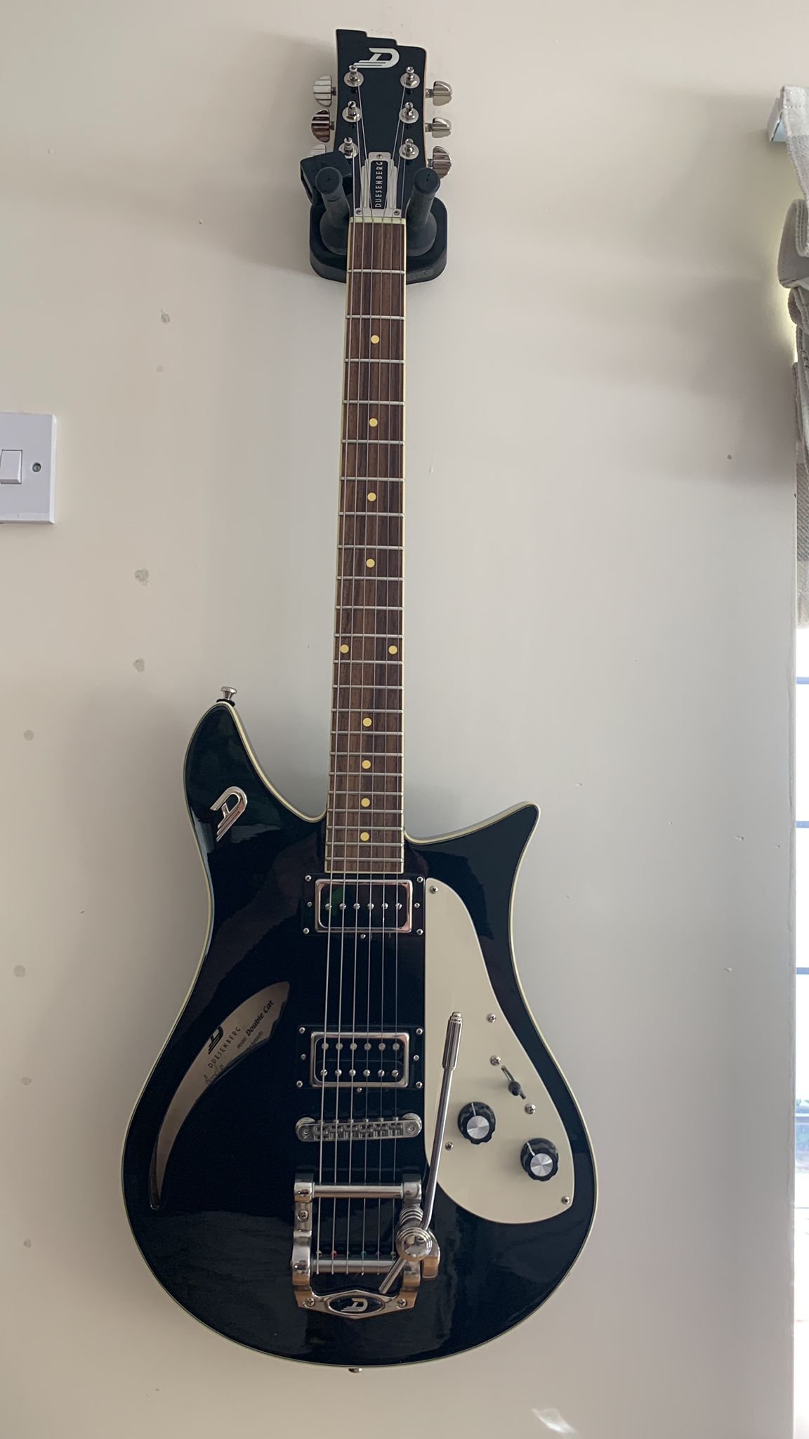 Does the Burny BRB-65 sound like a Rickenbacker?