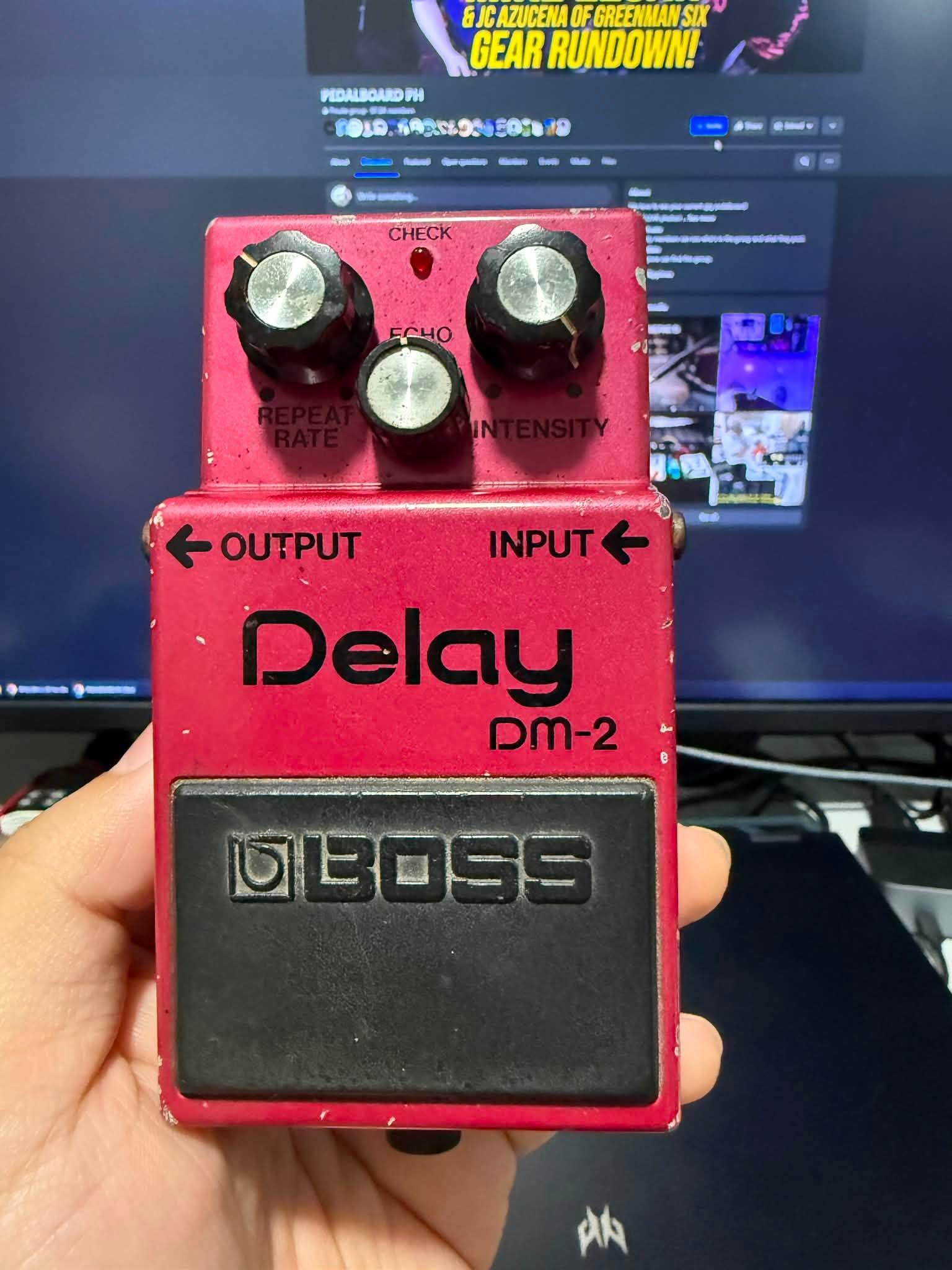 Identifying Early Boss DM-2 Delay Pedals with MN3005 Chip