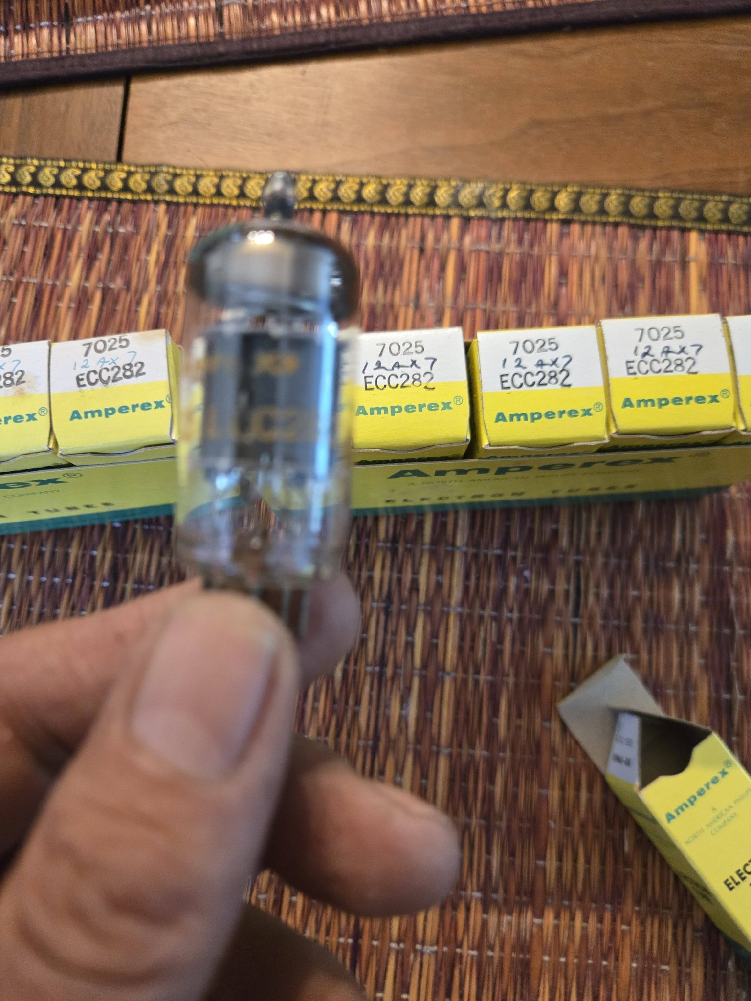 Are Amperex 7025/ECC82 tubes actually Blackburn 12AX7 mislabels?
