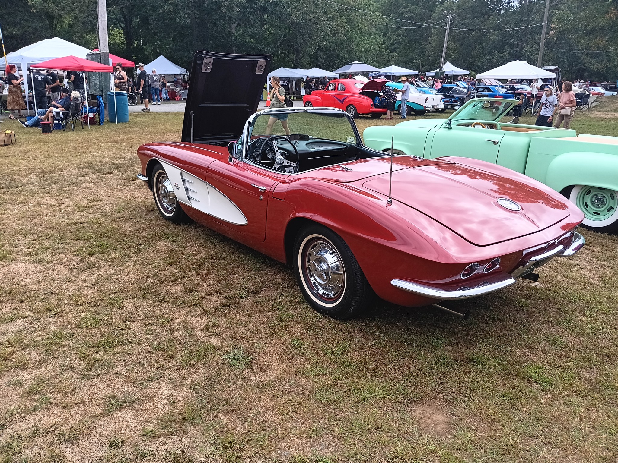 TBT to the past few years of Lowriders, Corvettes and Jeeps! Can't