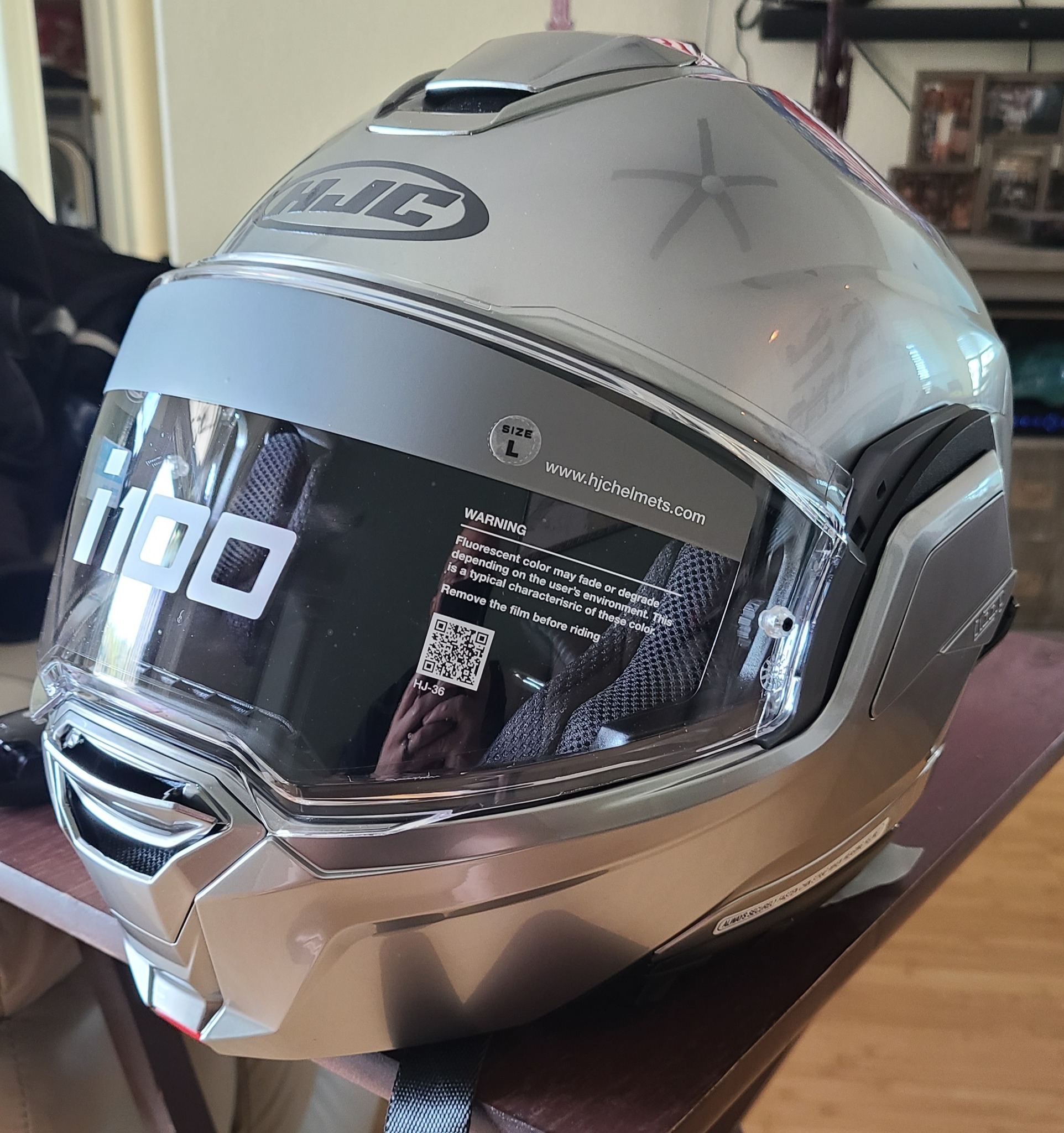 does the smh10 bluetooth fit a hjc full face helmet Sena Universal Headset Its the kind of helmet that fits right into your routine without overcomplicating things HJC F100 Hetal Helmet black/red