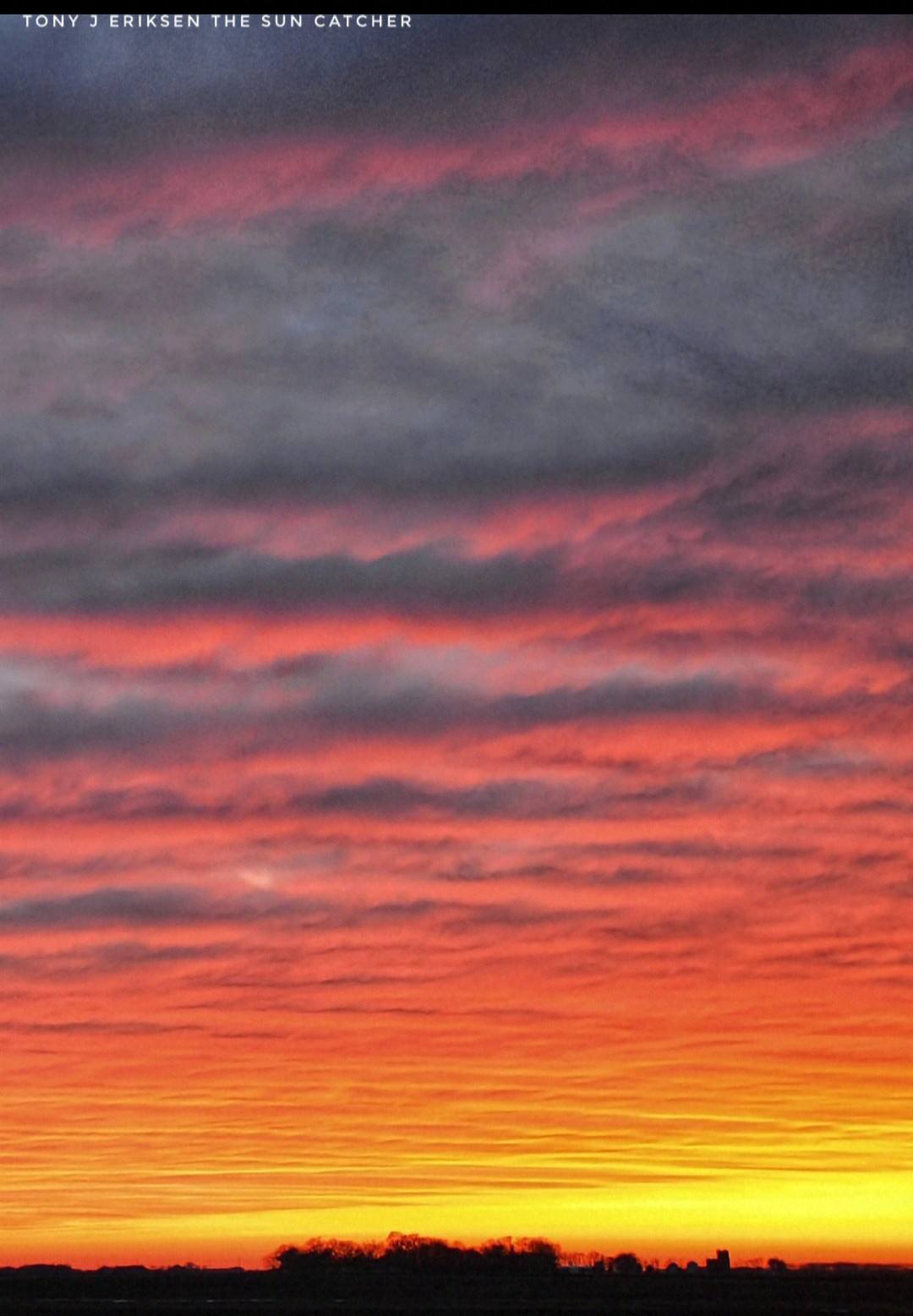 Description of a serene sunset in Minnesota