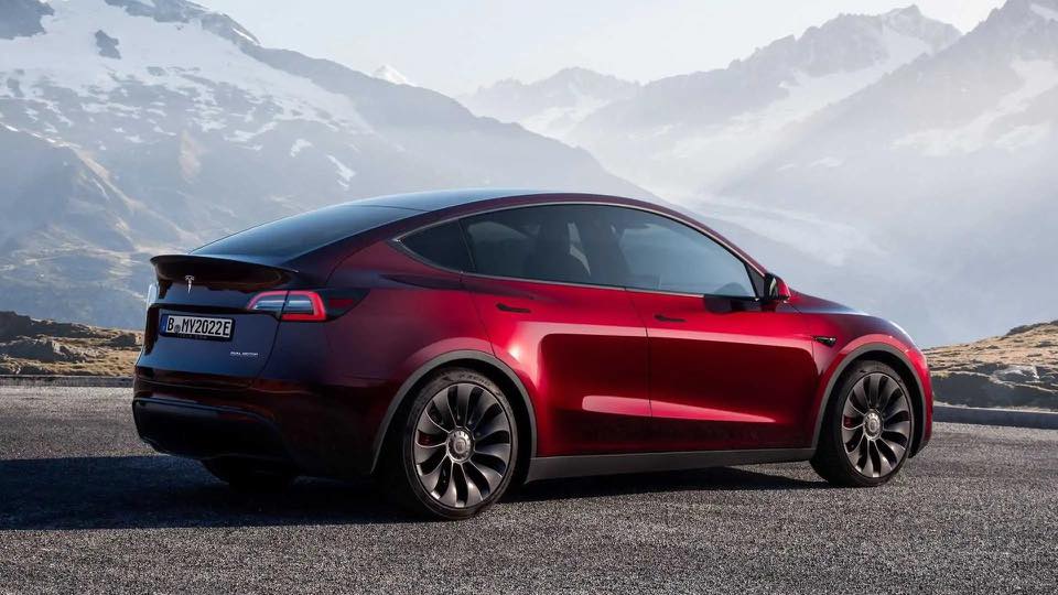 Tesla Model Y Italia | Facebook