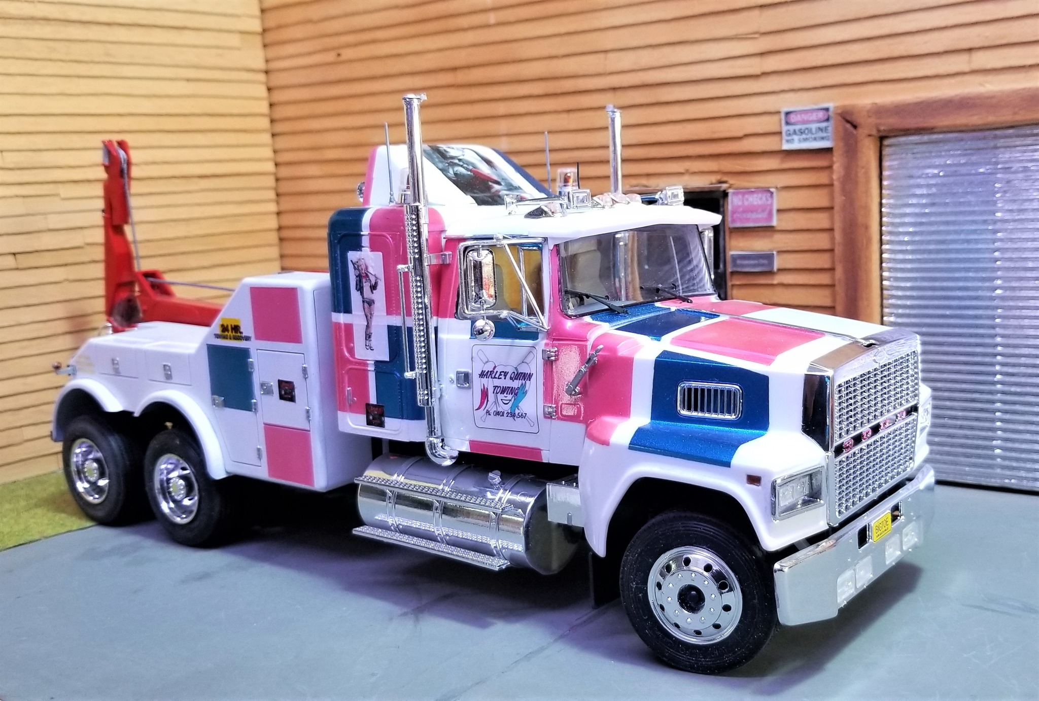 Italeri 1/24 Wrecker Truck model review and build discussion