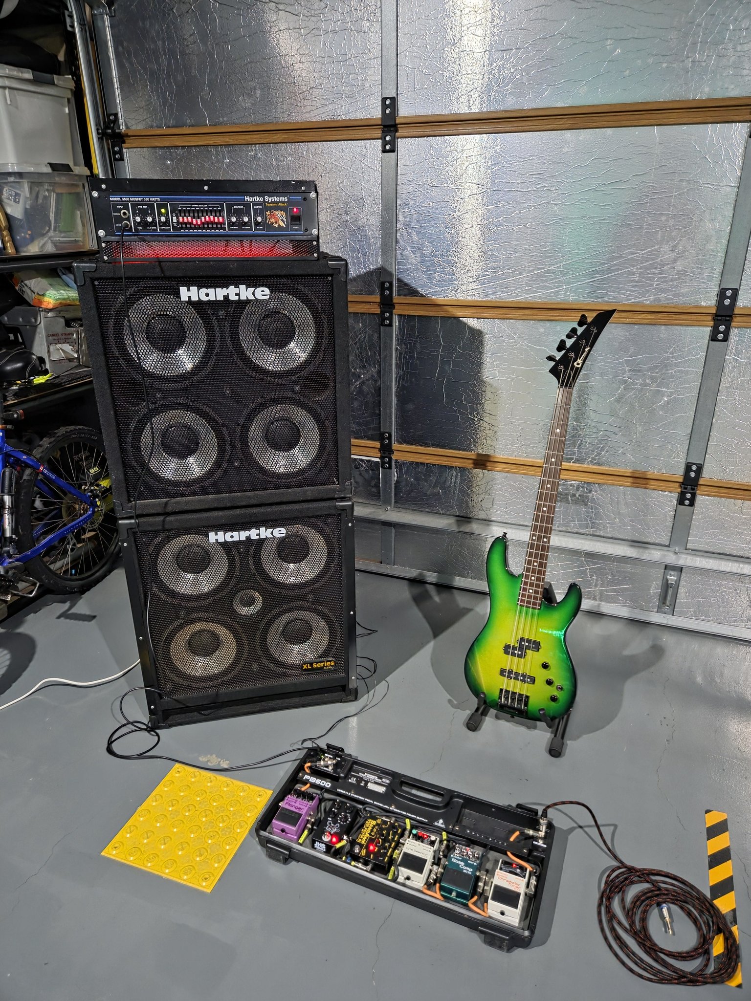 Hartke 3500 head with GK Gold series and Behringer 4x10 cabs