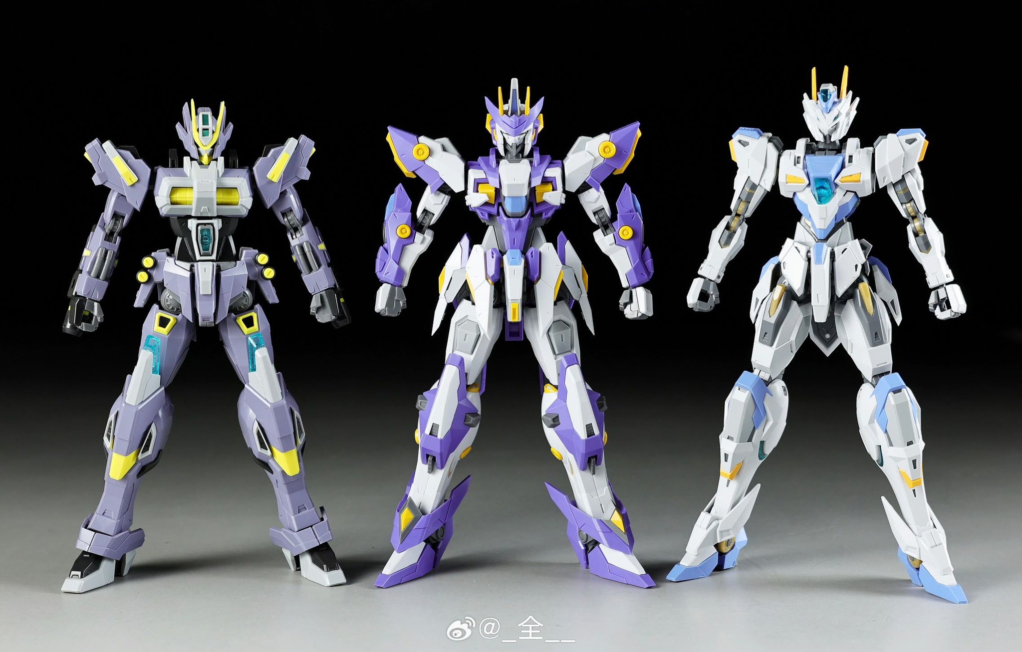 Snaa's 1/144 mecha model kits from The Round Table Knights