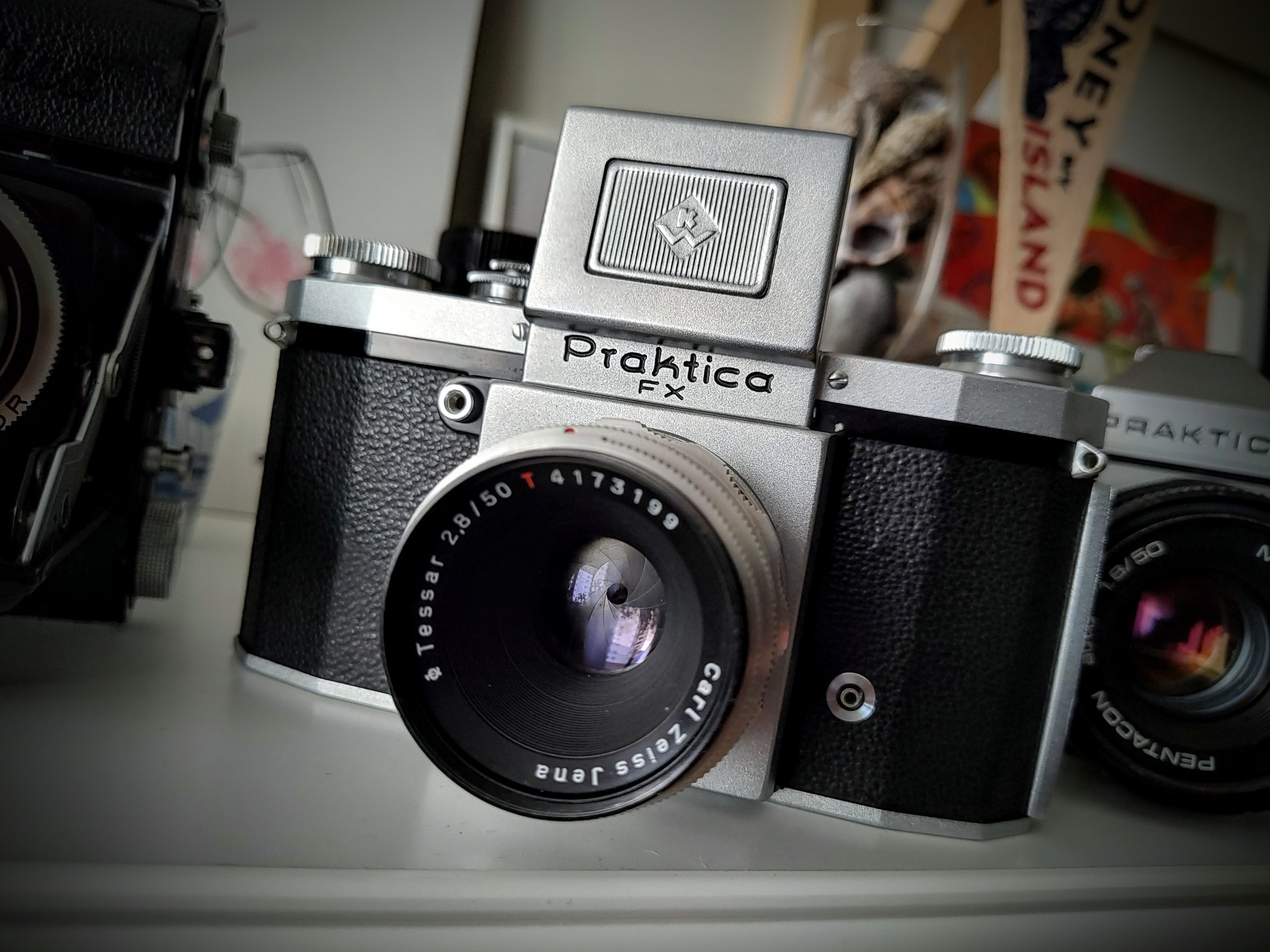Shooting with a vintage Praktica FX camera and CZJ Tessar lens