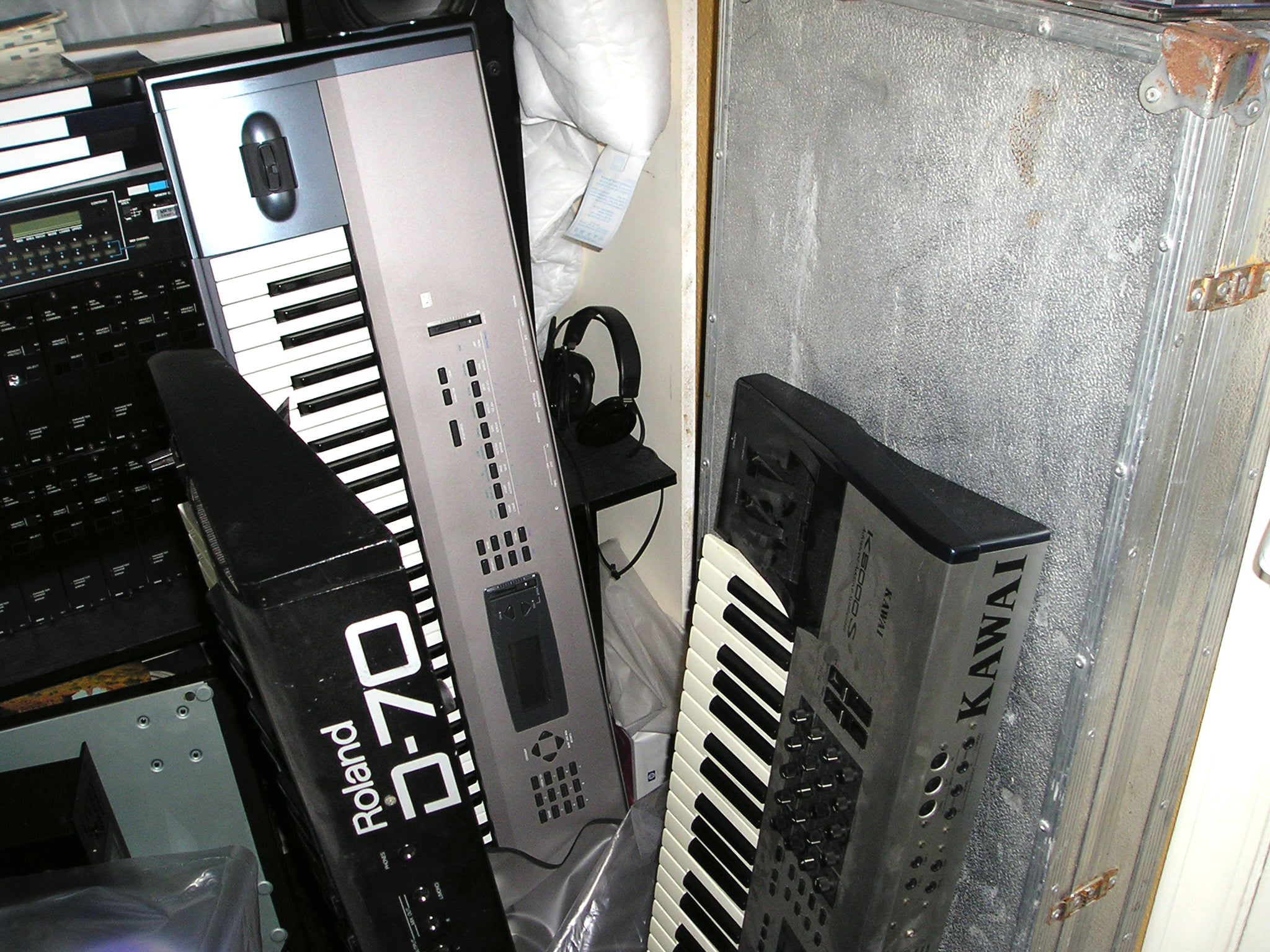 ex-Tony Banks' / Genesis' Korg Prophecy, Korg Z1, Yamaha TX7