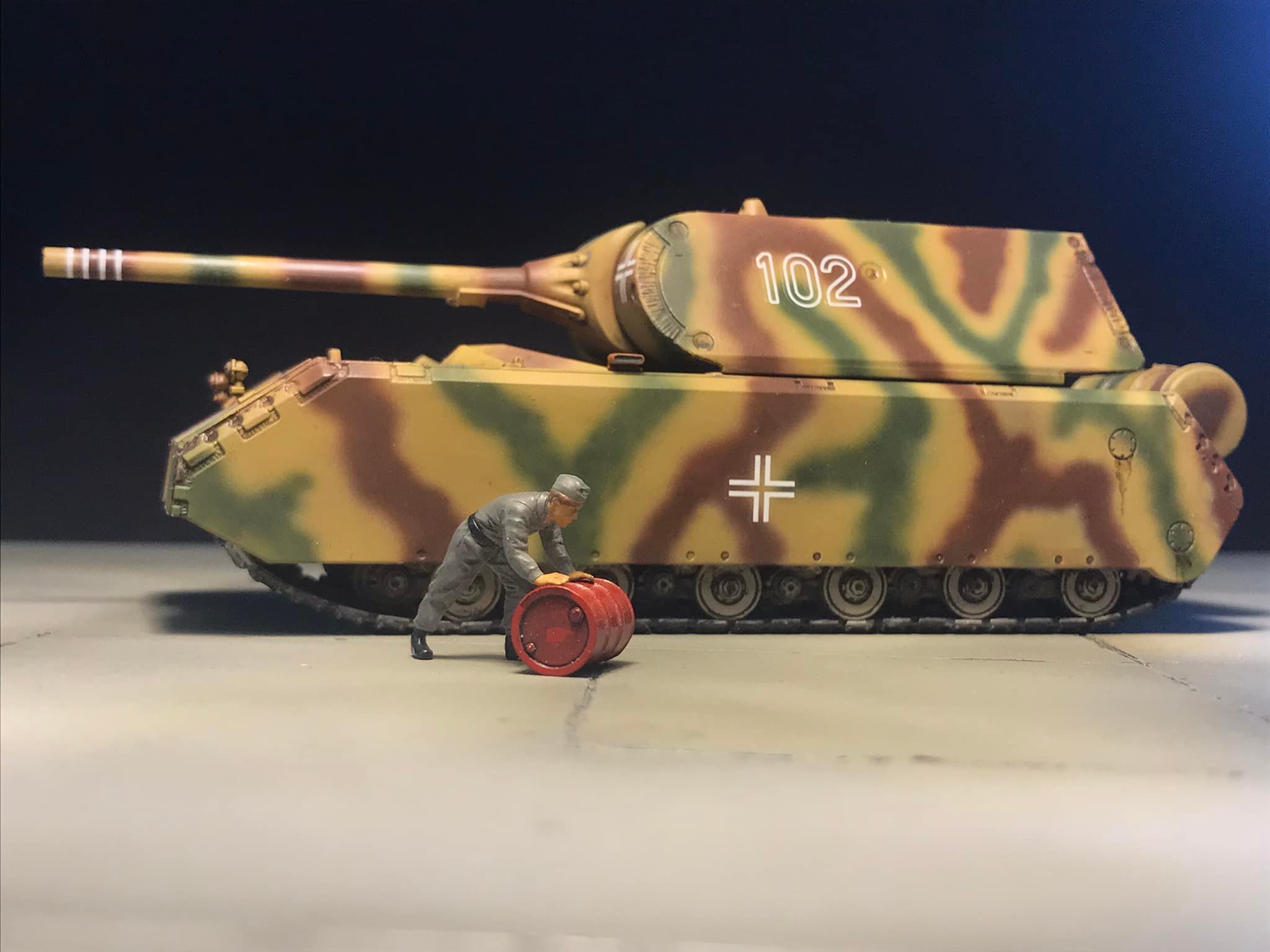 In process Maus in 1:72 from Dragon . Spring 1946