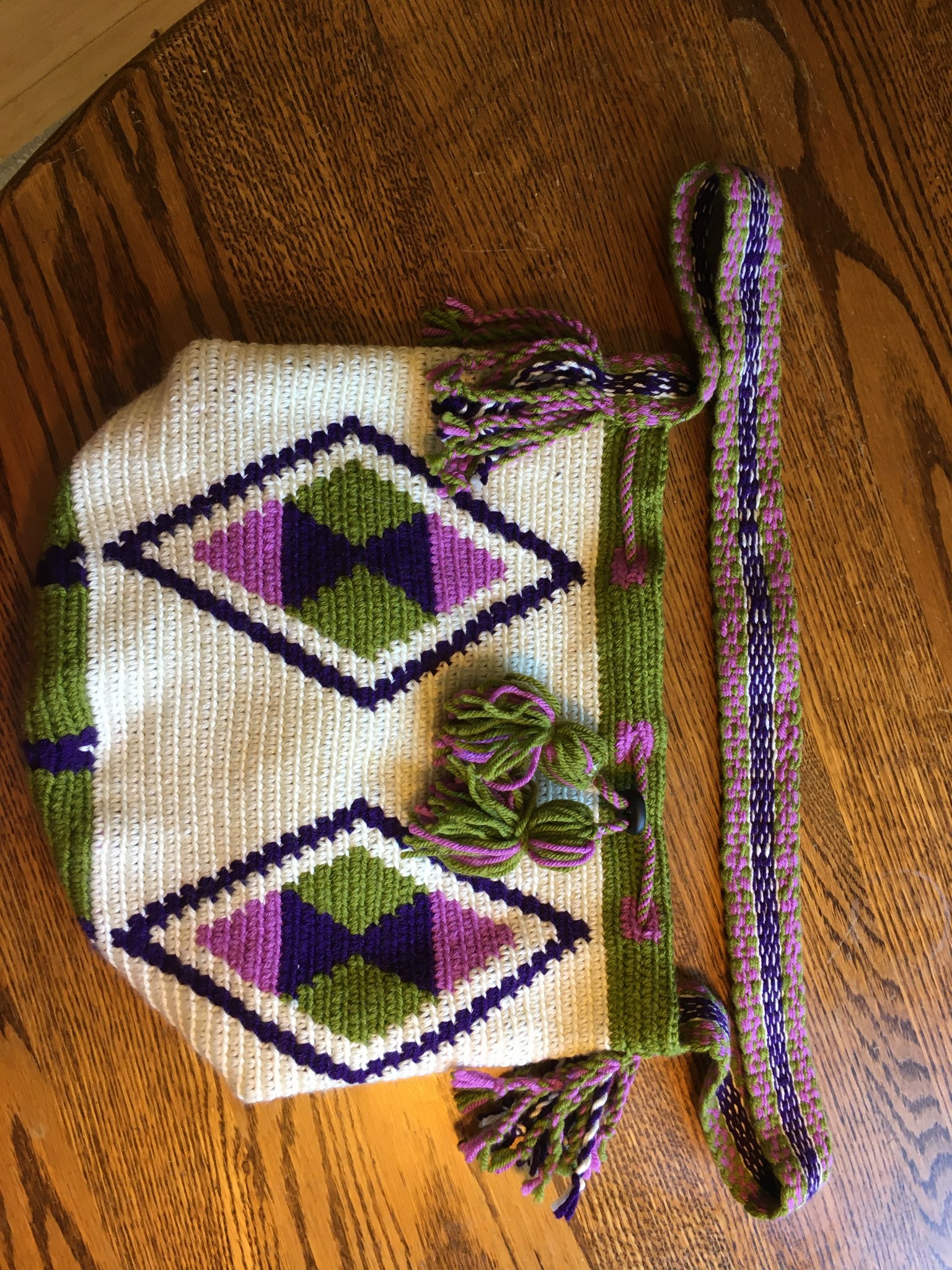 Ecuador's traditional shigra bag made with modern crochet