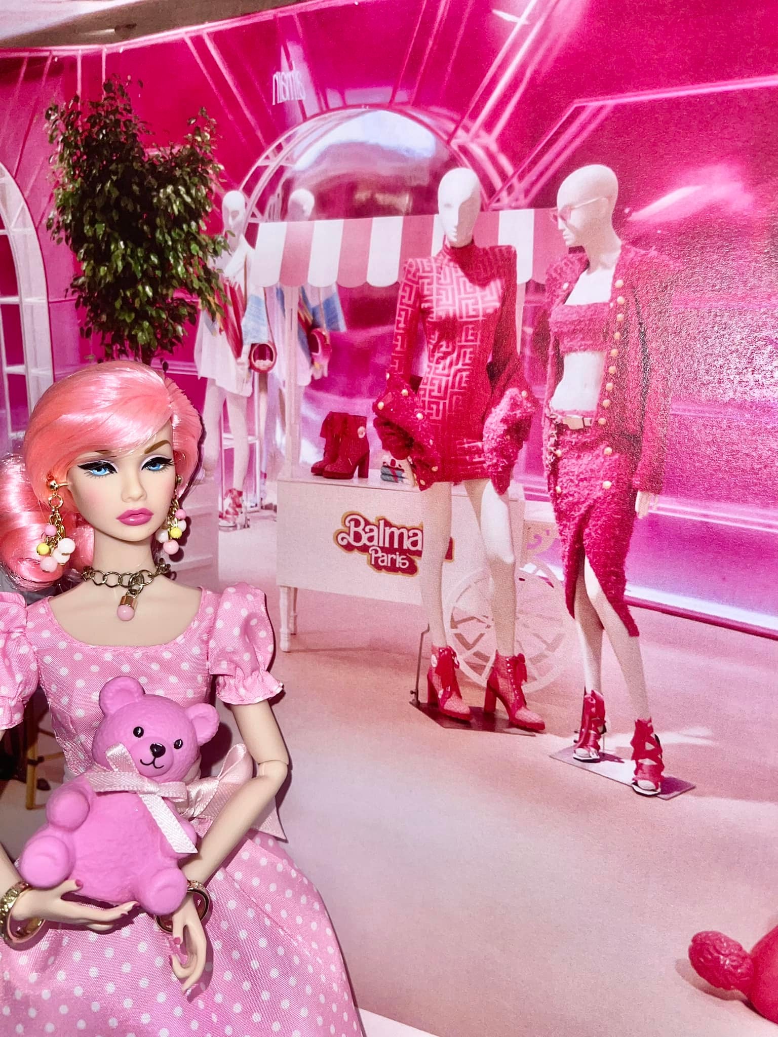 Speaking of iconic Poppy Parkers… do y'all remember Pretty Pink