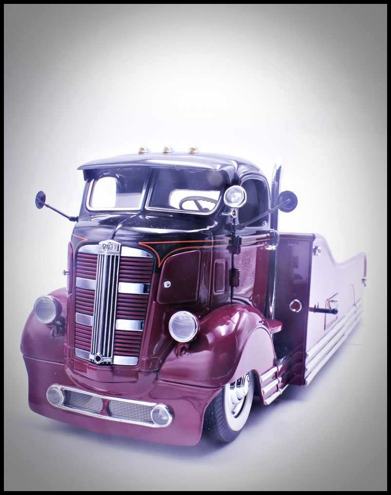 1930´s Custom Car Carrier . Danbury Mint. Escala 1/24