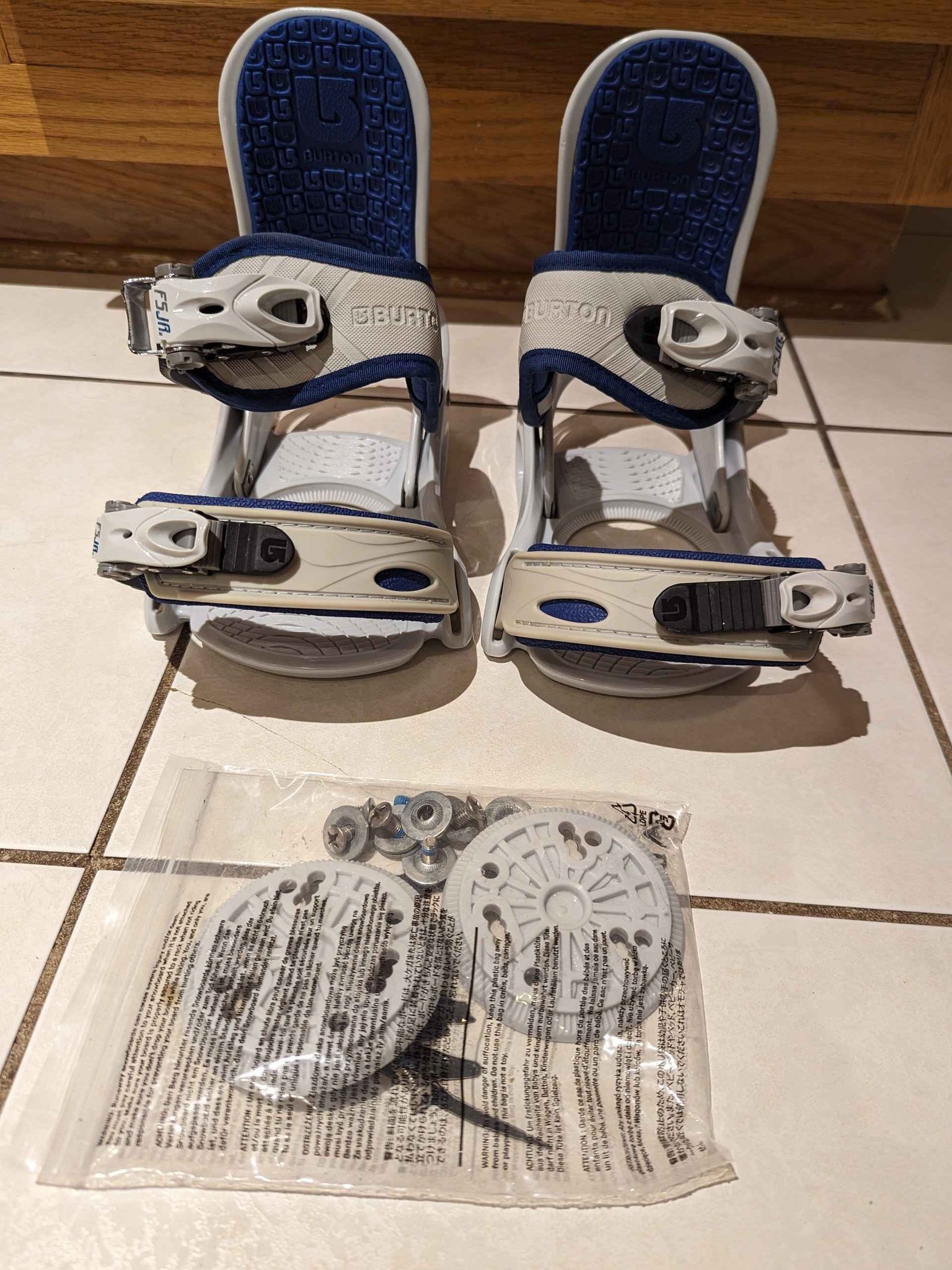 burton freestyle jr snowboard binding baseplate Men's Re:Flex Bindings, Small, Black : Sports & Outdoors Offering a multi Burton Women's Scribe Re:Flex Snowboard