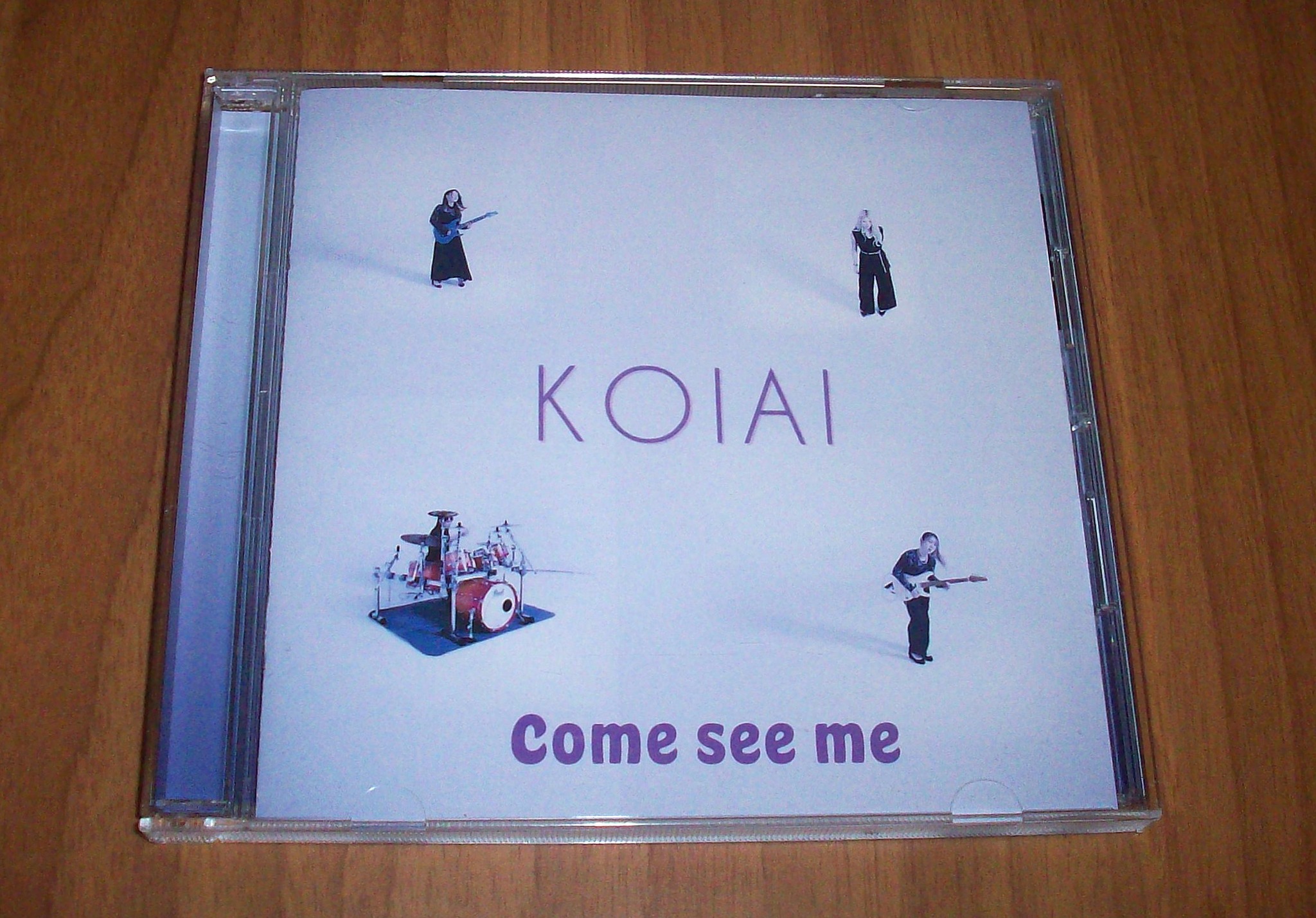 We are very happy to inform you that KOIAI's 1st EP “Deep Indigo