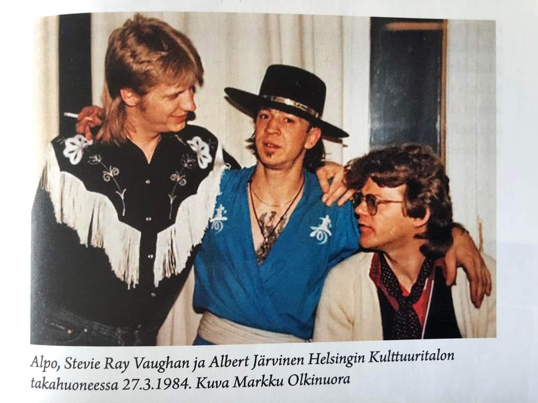Stevie Ray Vaughan backstage in Helsinki