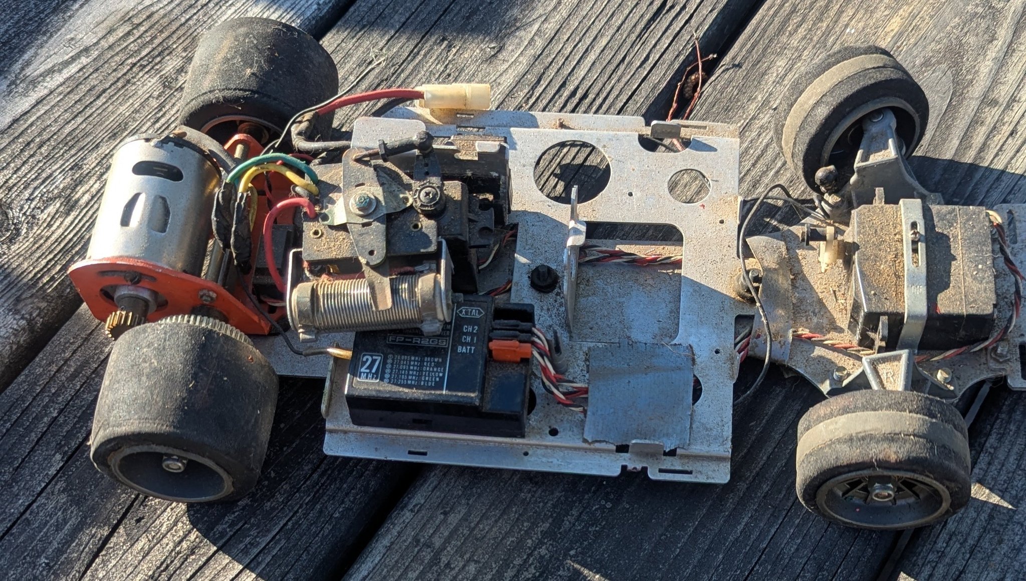 Identify old RC car model?