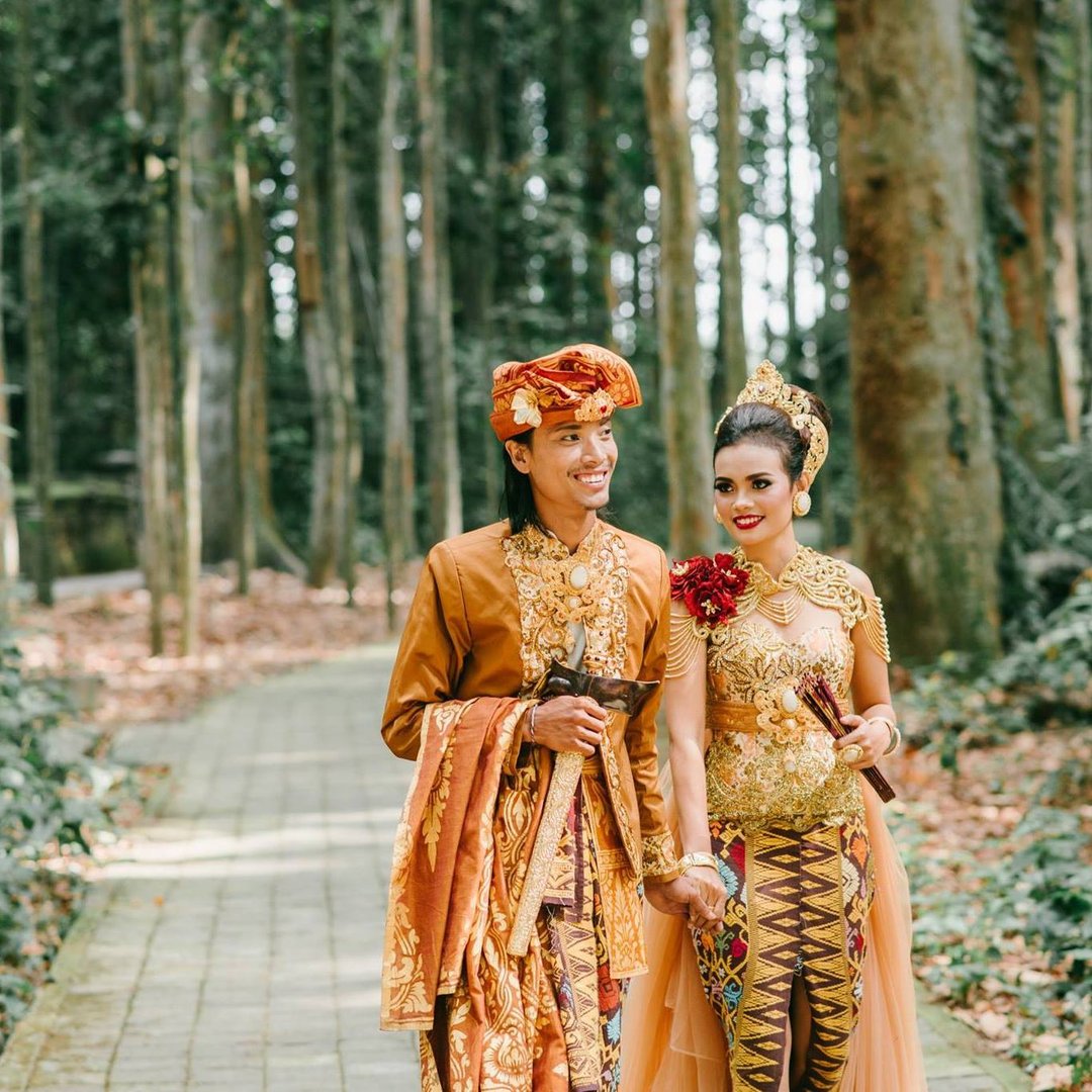 astungkare-care-kuluk-ngatiang-tulang-jroo-mebalih-kanggoang-asal