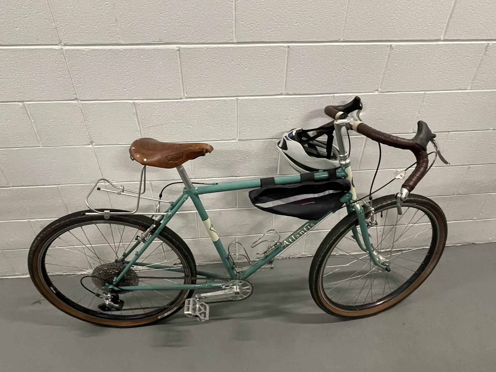 Custom-built Rivendell Atlantis 55cm 700c bike for sale in DMV area