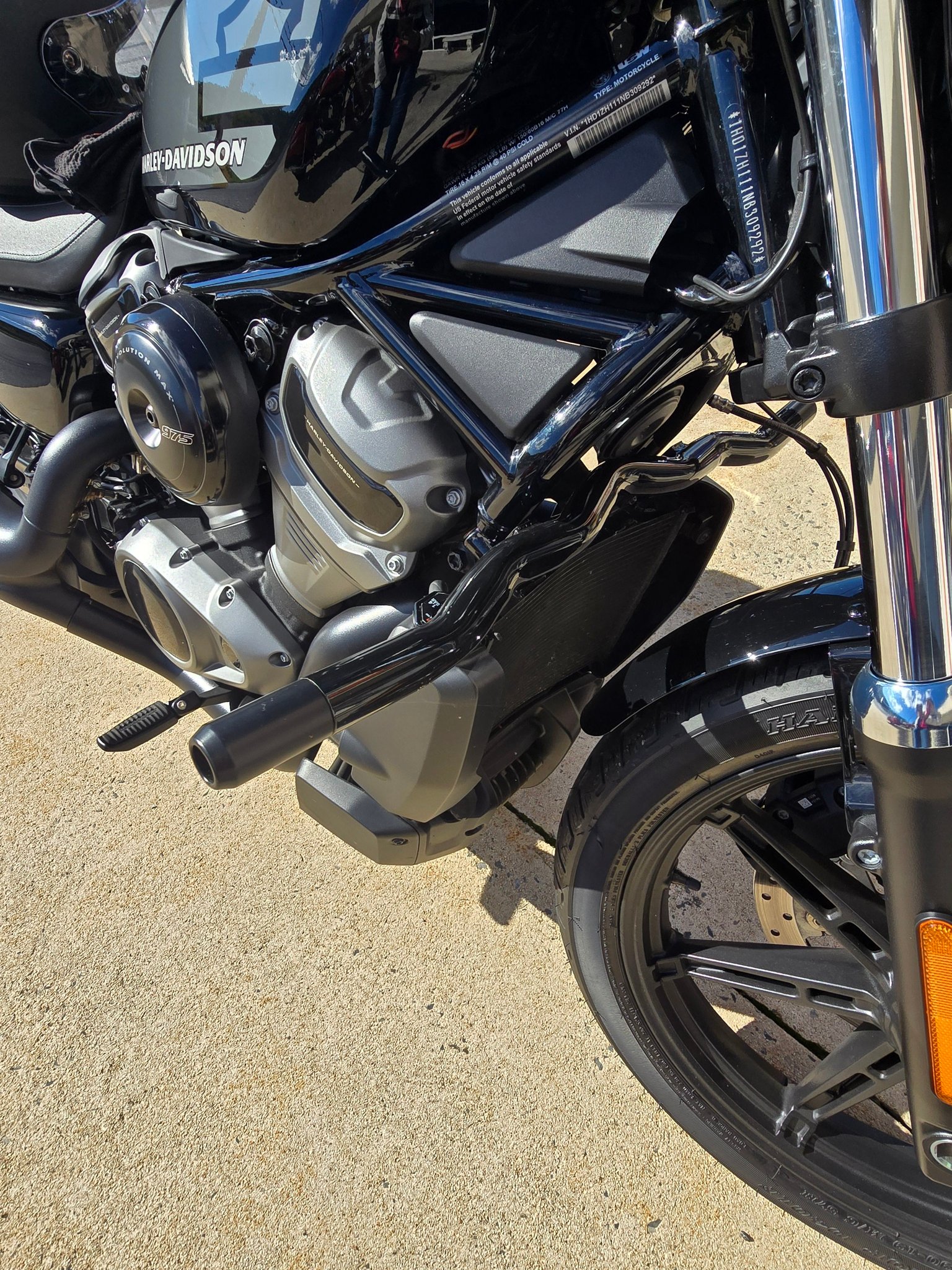 Babe surprised me with a crash bar on my bike. Here's where he got
