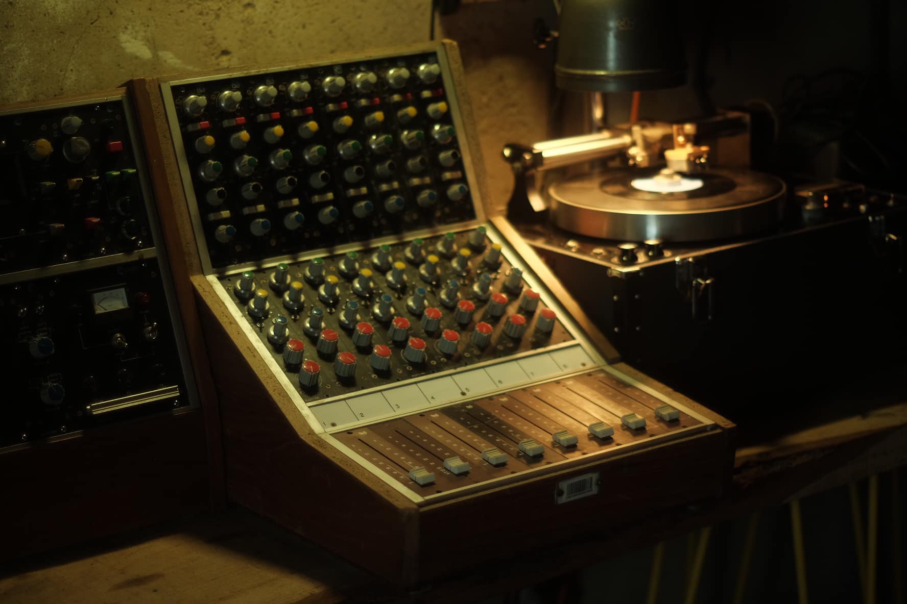 MCI JCH428. The “Lawsuit Console,” Where Dave Harrison sued Jeep