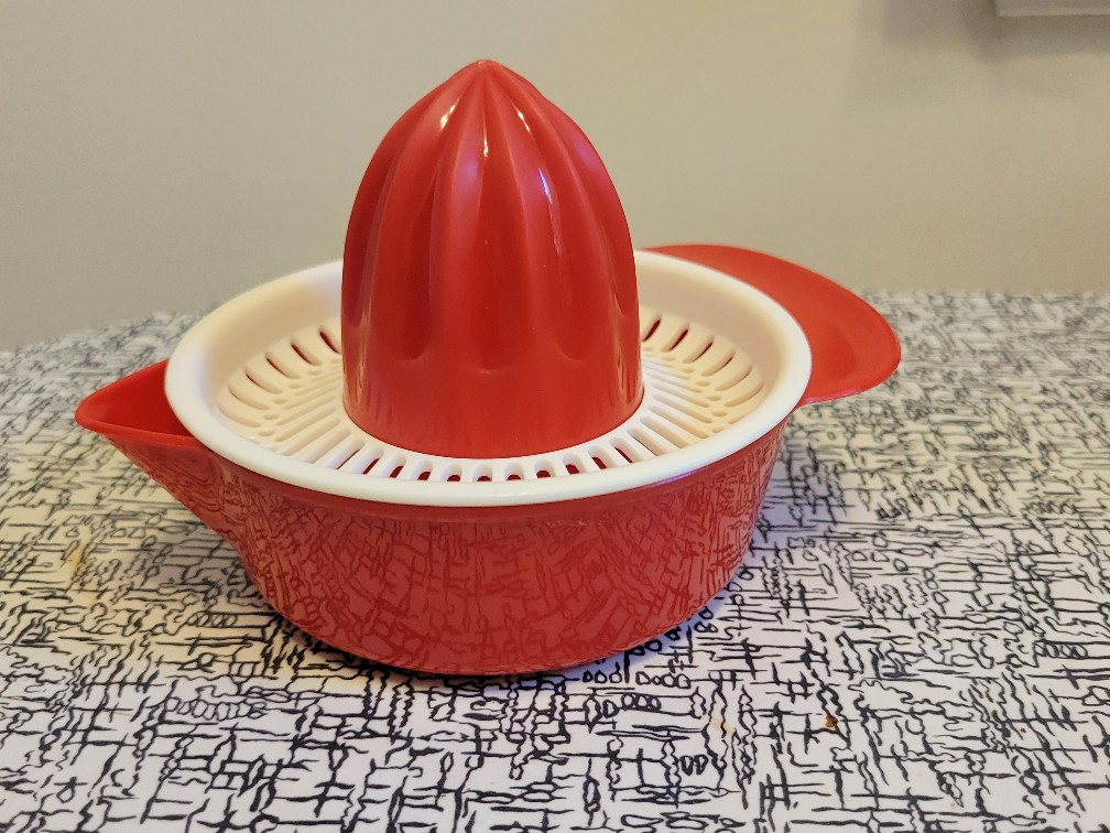 ⭐️🍊🍋 VINTAGE / 1970's CITRUS JUICER by EMSA- 🍋🍊⭐️