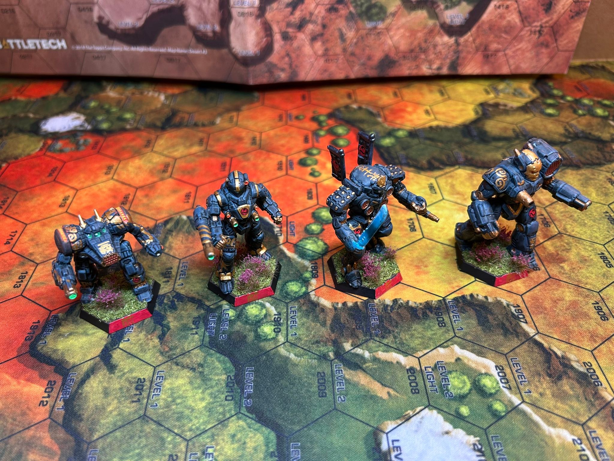 シロ Otomo mech list with Dragon and Black Knight