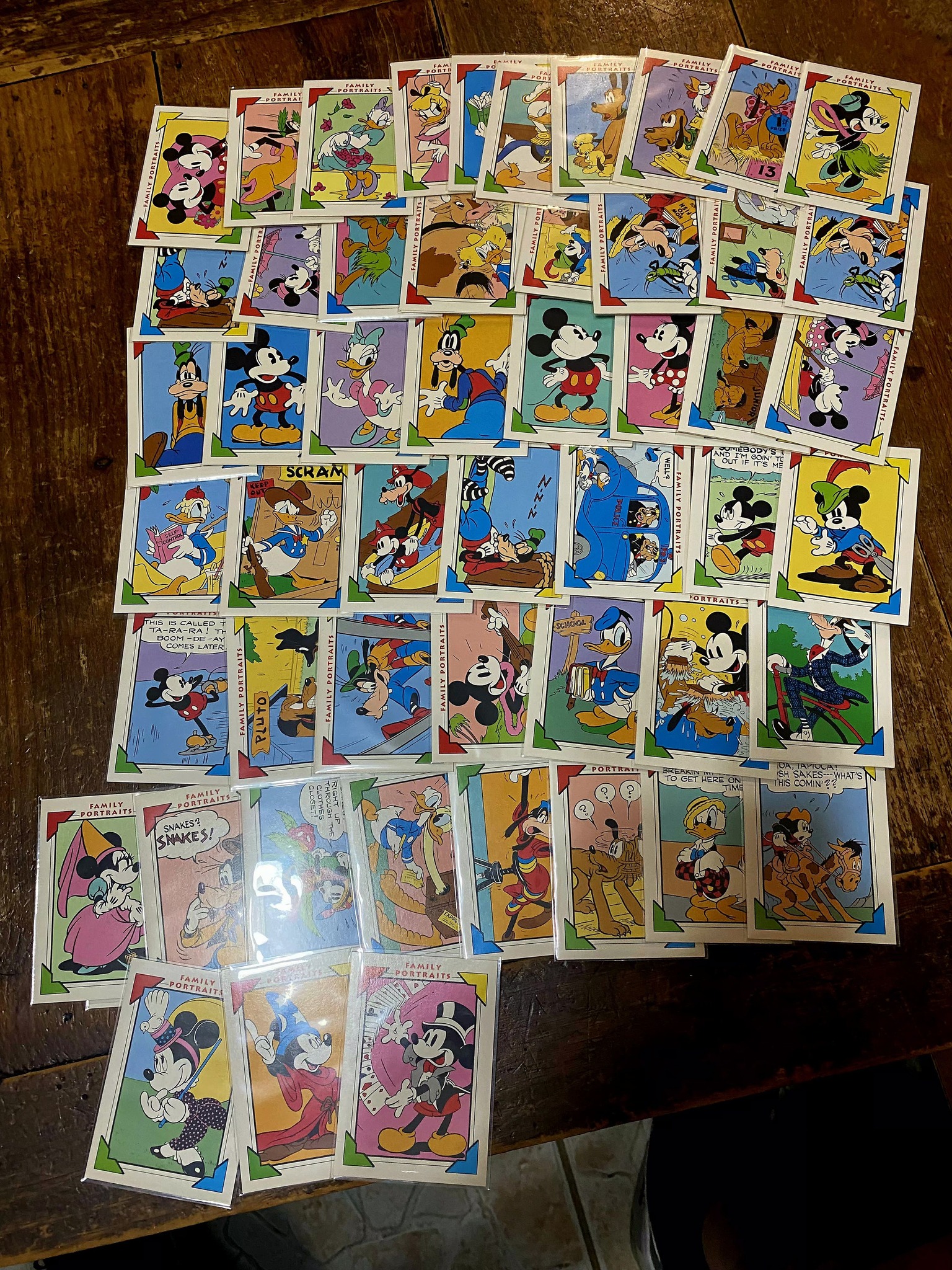 Walt Disney FILM FESTIVAL '91 盾 【非売品】 1991 Impel Disney Family Portraits trading cards featuring Mickey